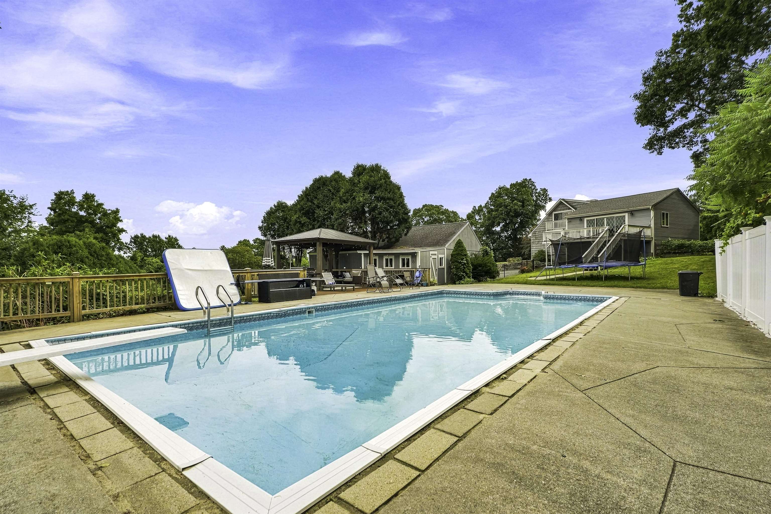 96 Pillsbury Road Property Photo 9