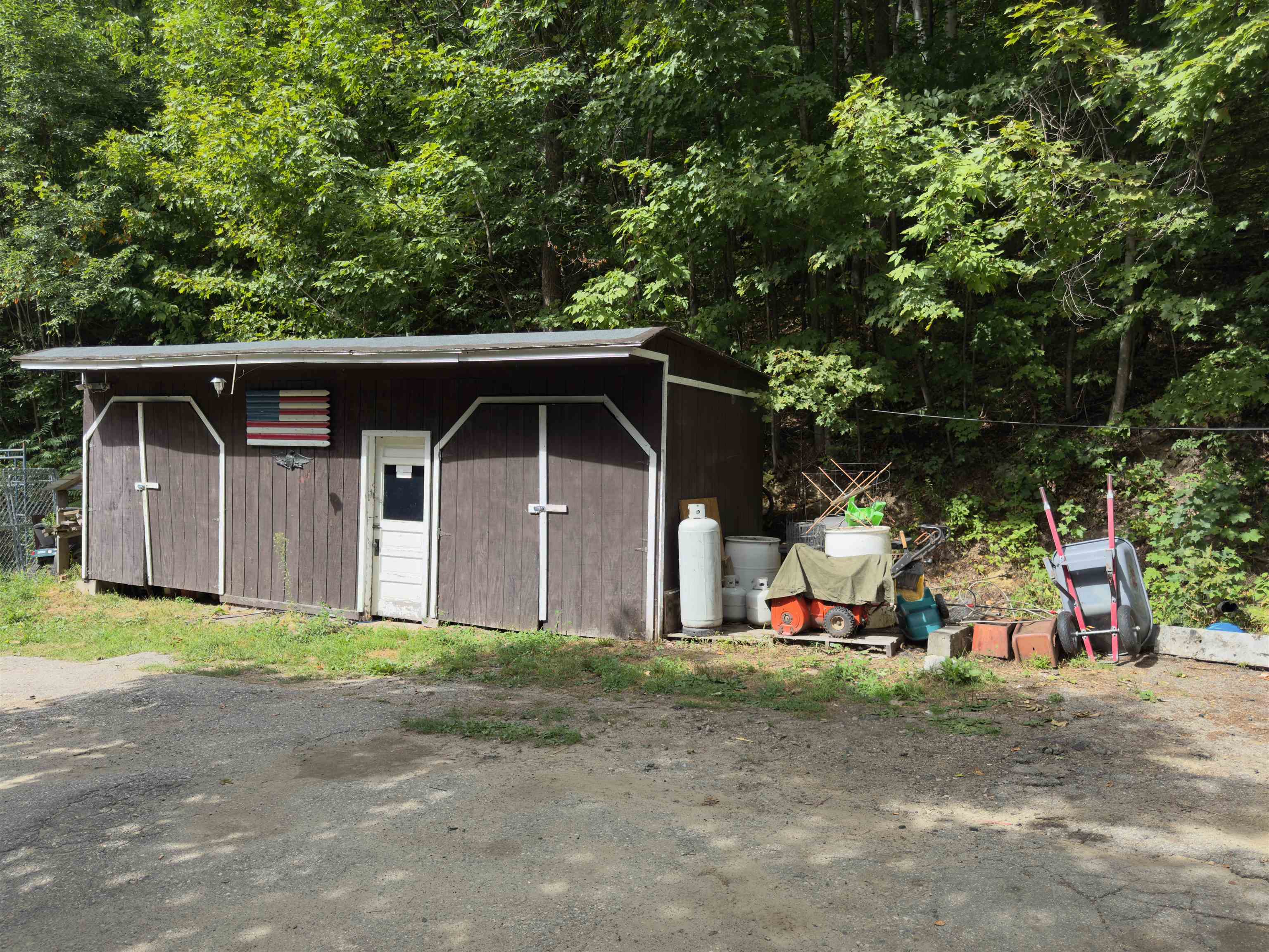 58 Hemlock Lane Property Photo 2