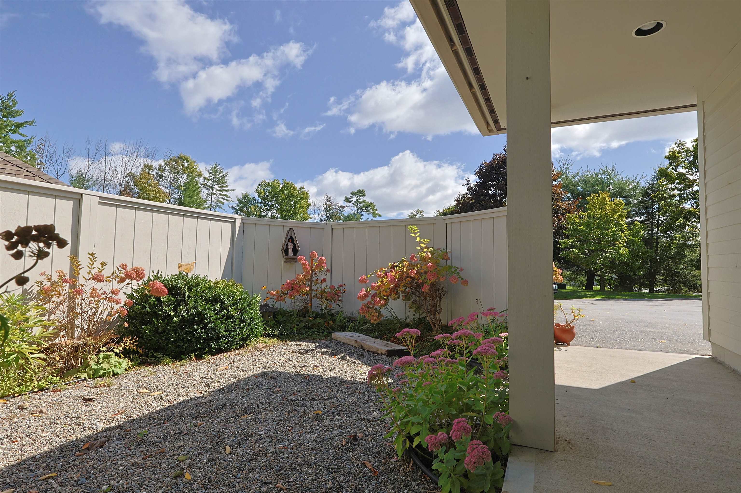 11 Cottage Court Property Photo 13
