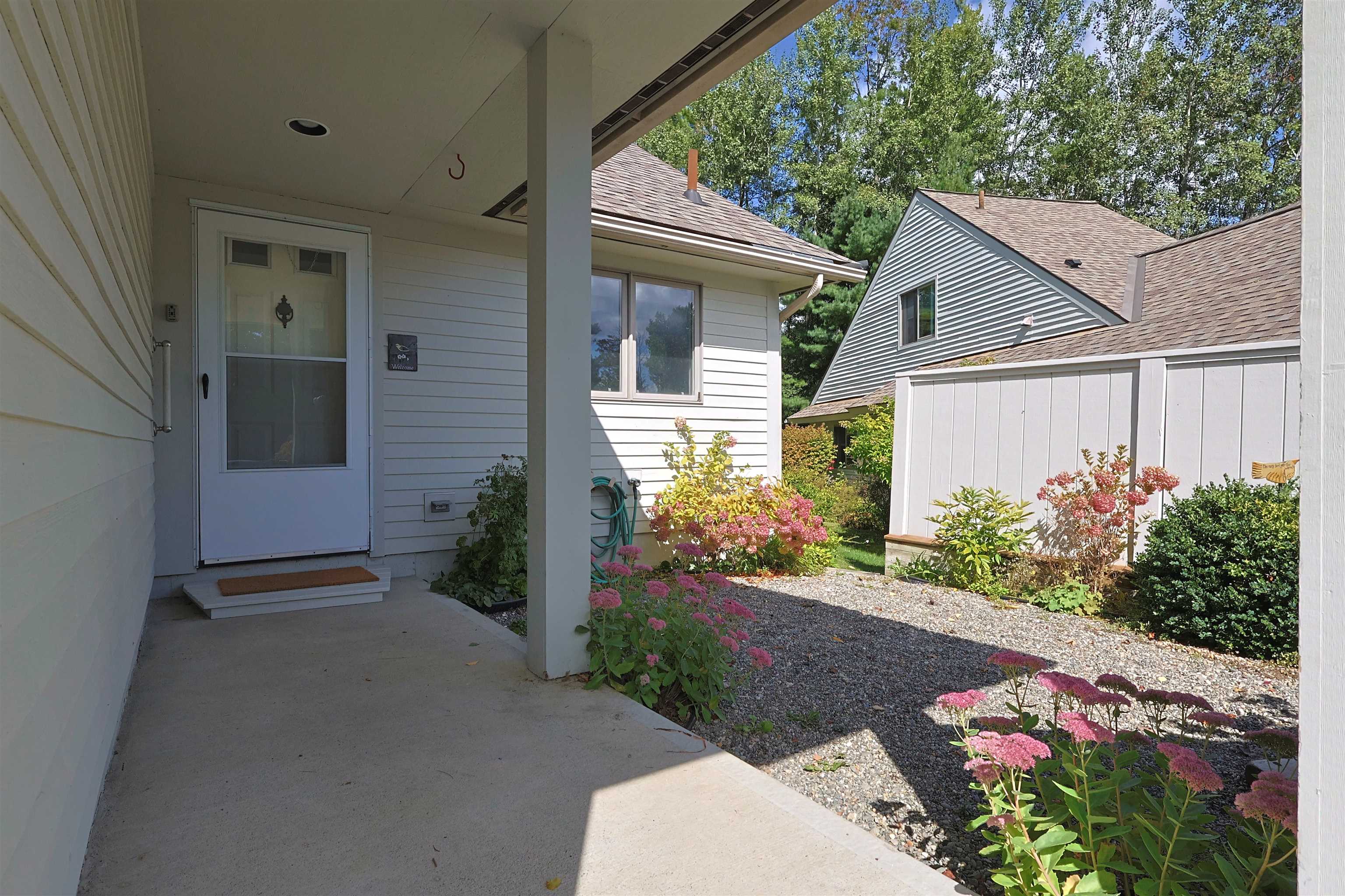 11 Cottage Court Property Photo 14