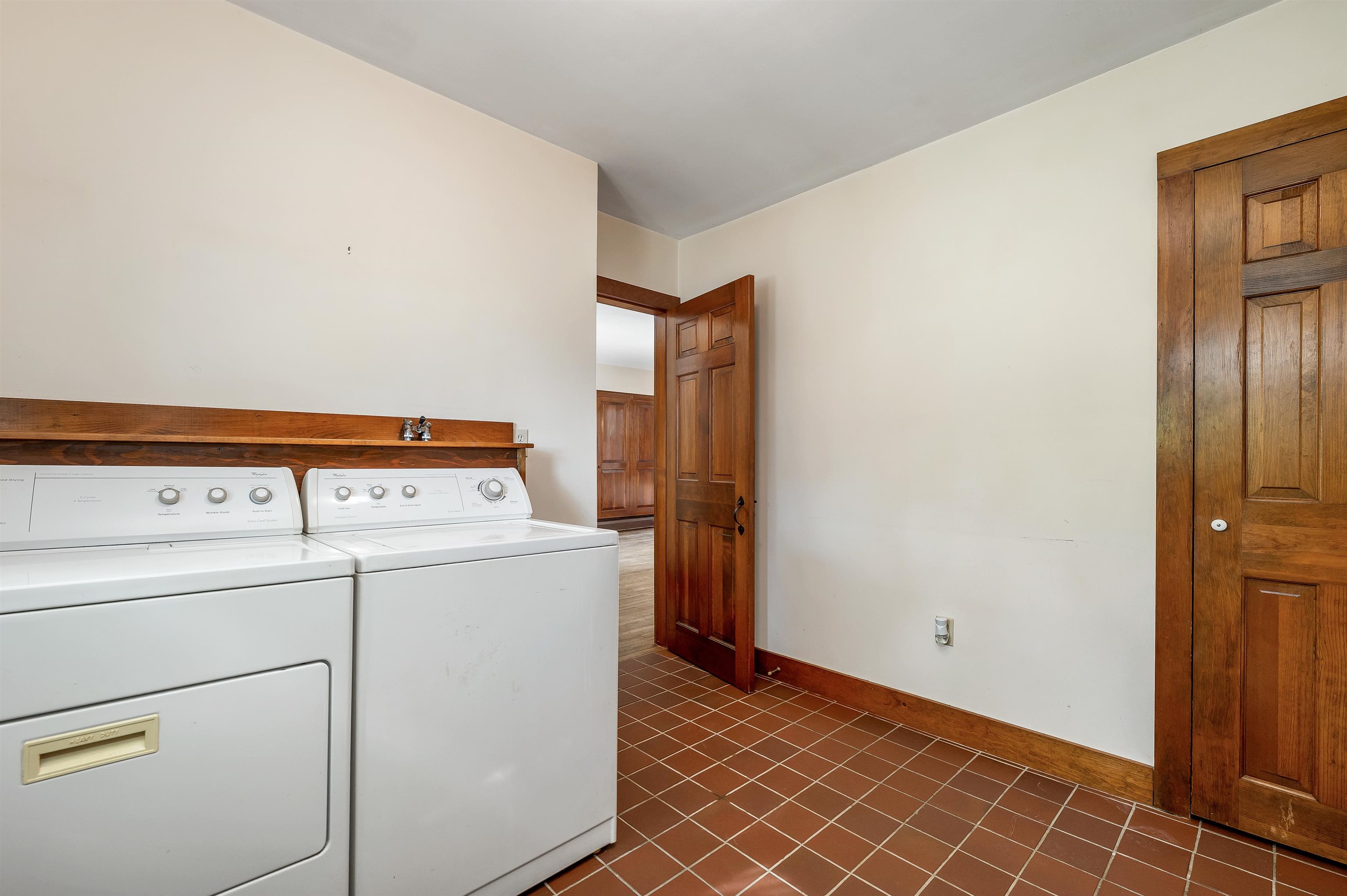 27 New Road Property Photo 33