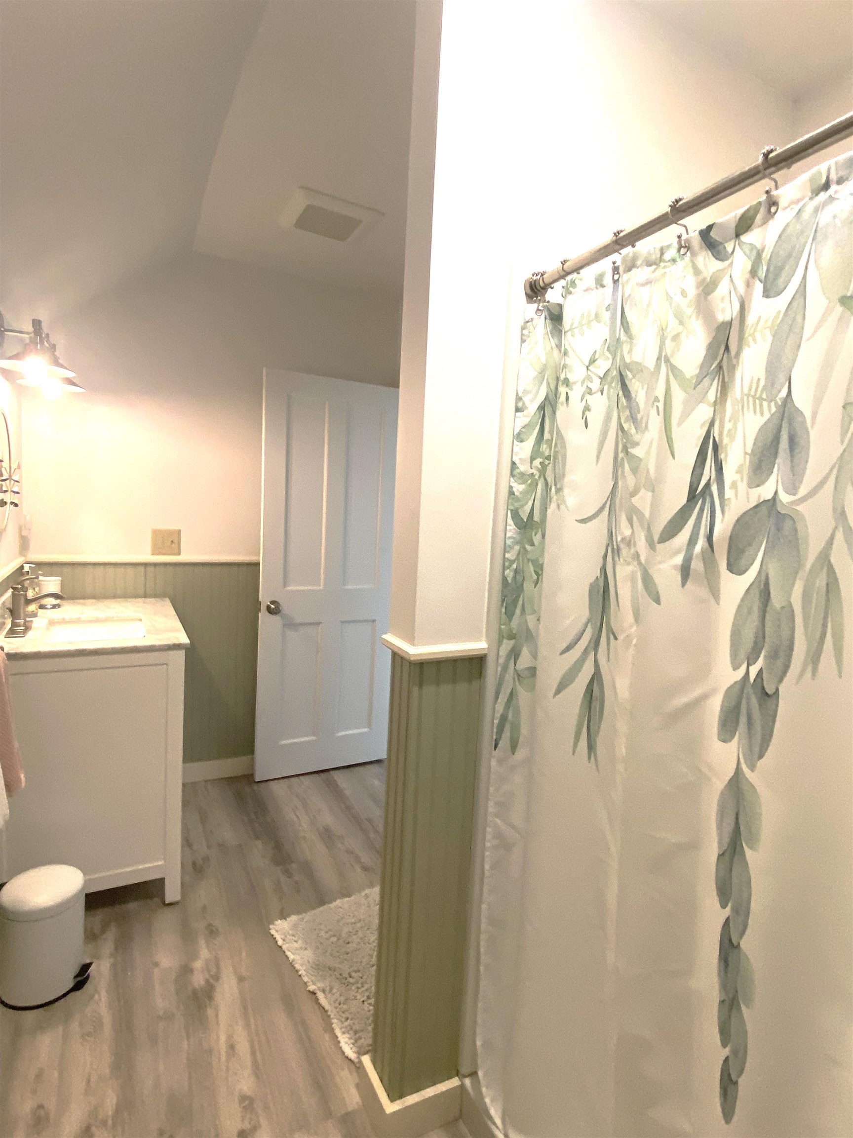 818 West Shore Road Property Photo 29