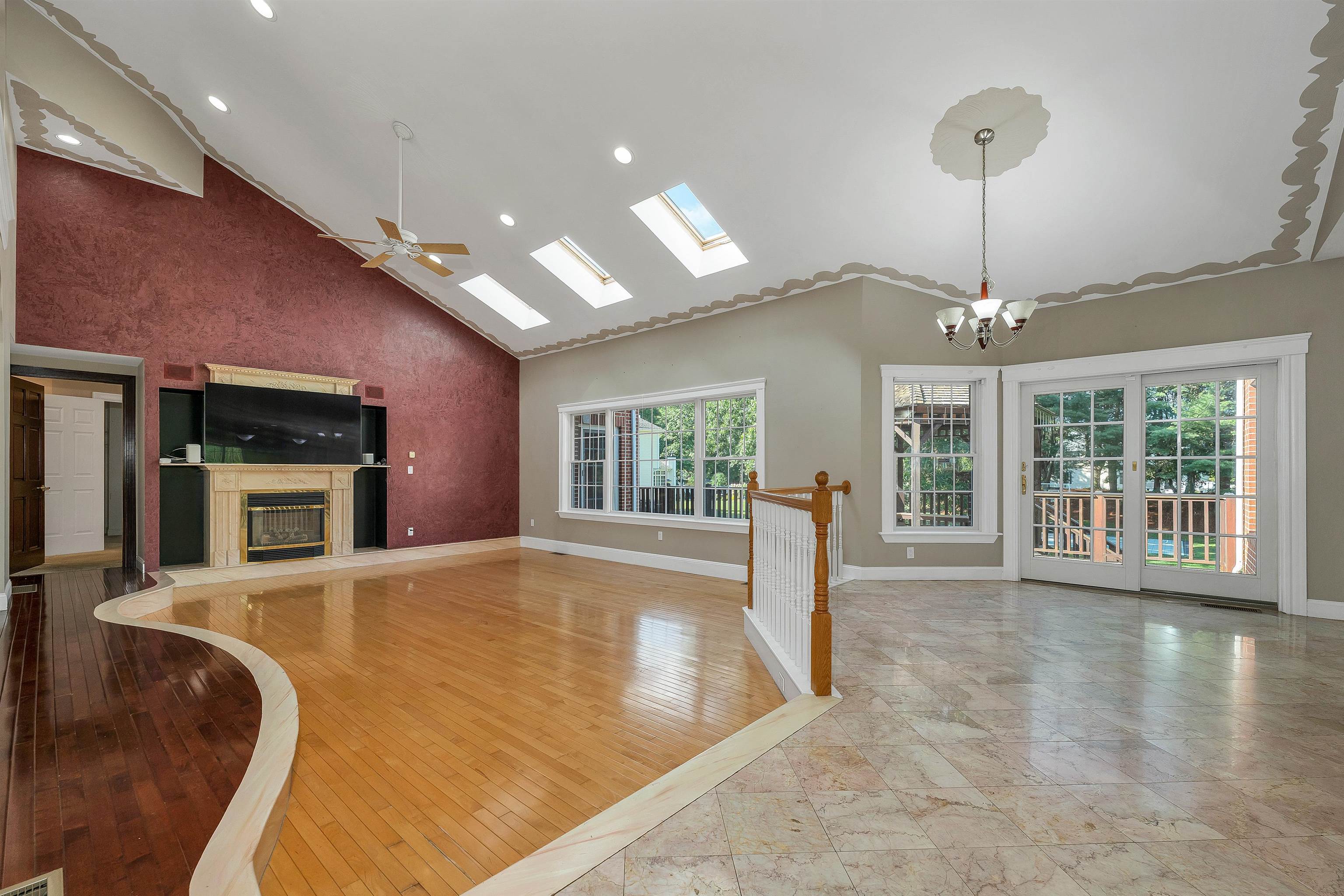 5 Crestwood Lane Property Photo 11