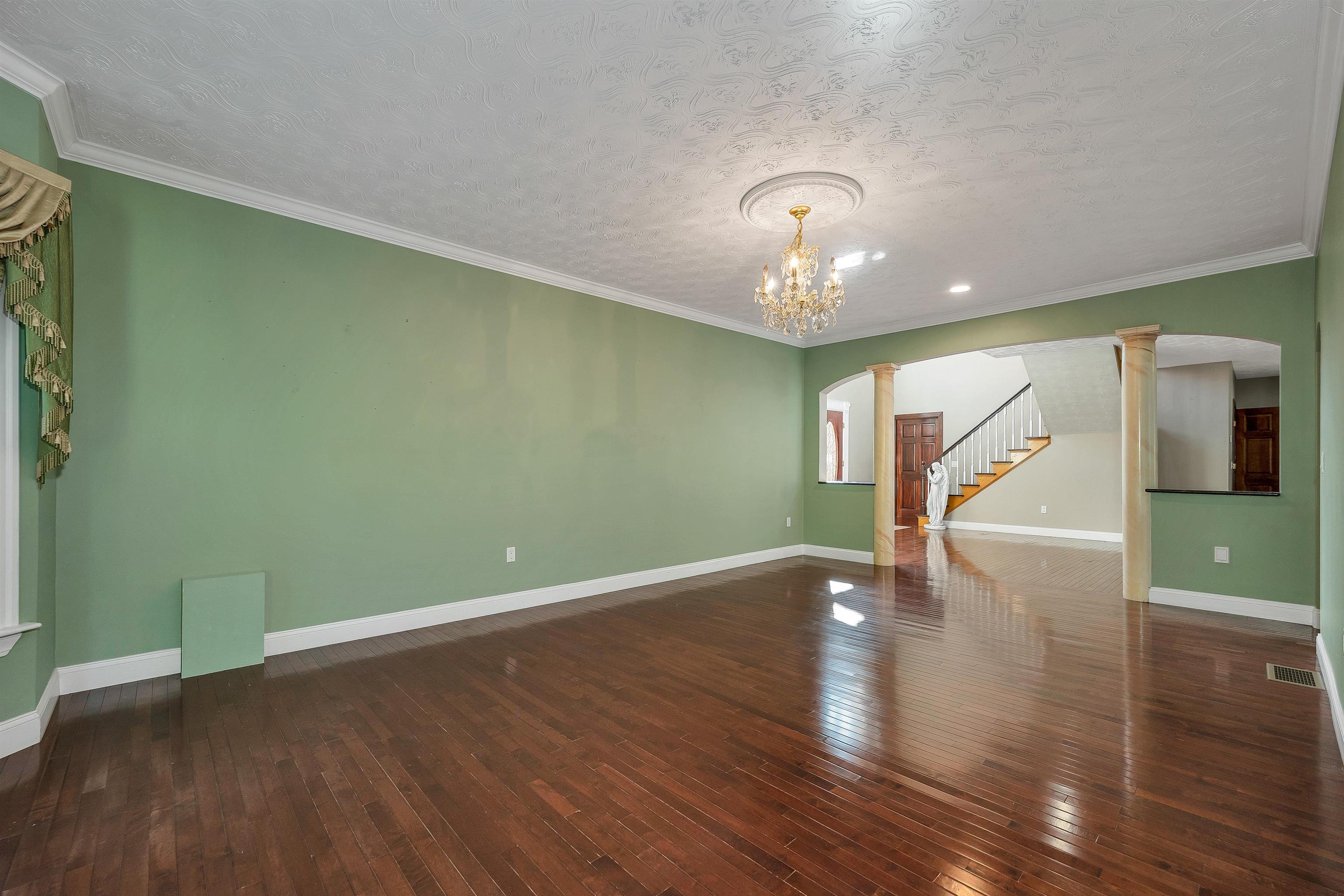 5 Crestwood Lane Property Photo 16