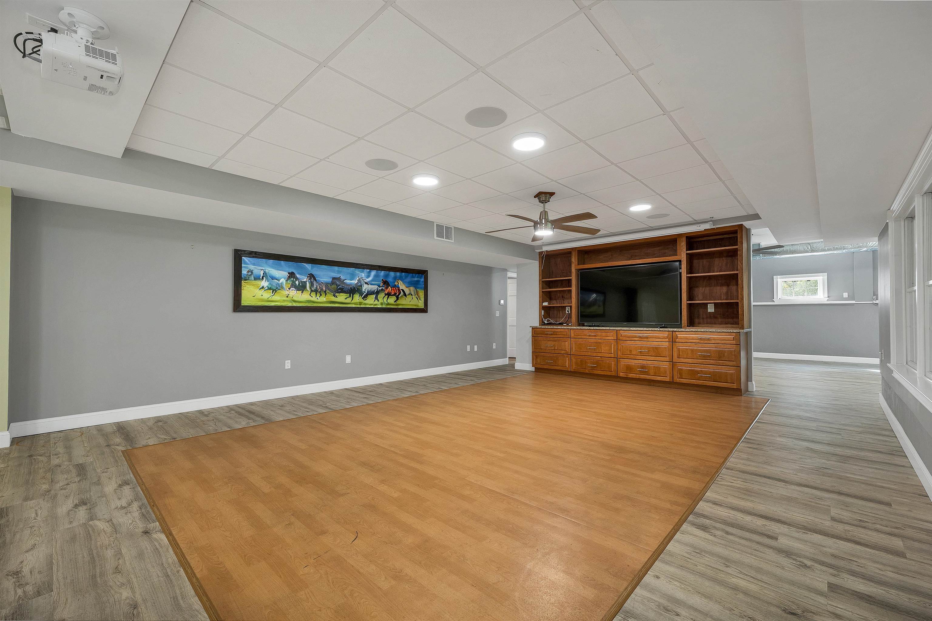 5 Crestwood Lane Property Photo 37