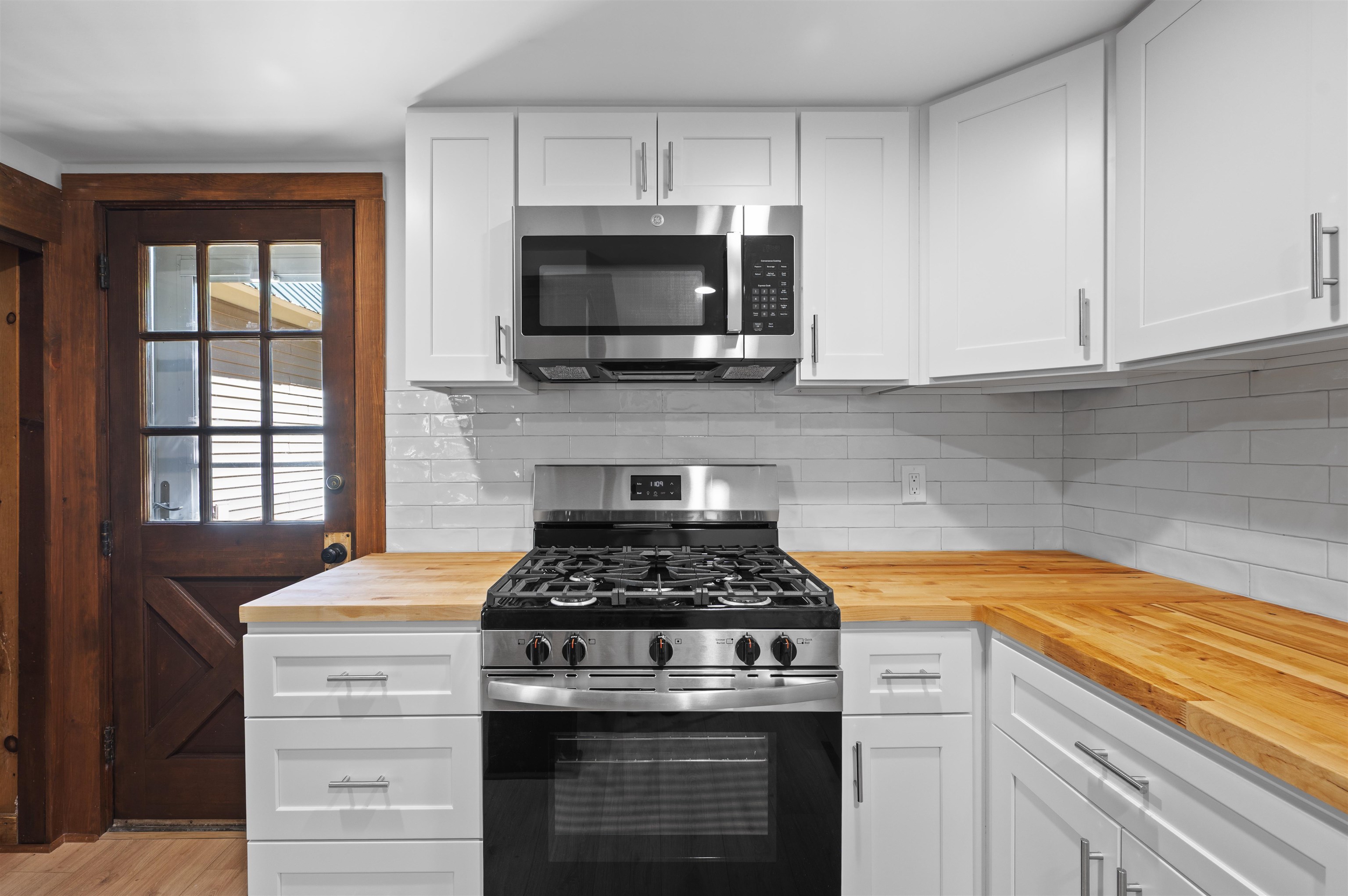 675 Central Street Property Photo 4