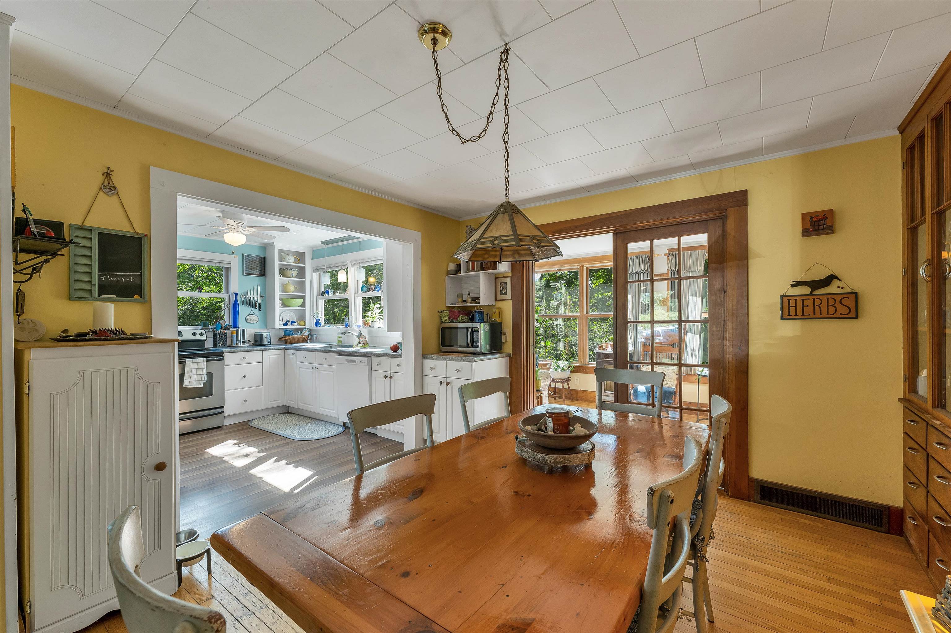 52 Clark Street Property Photo 7