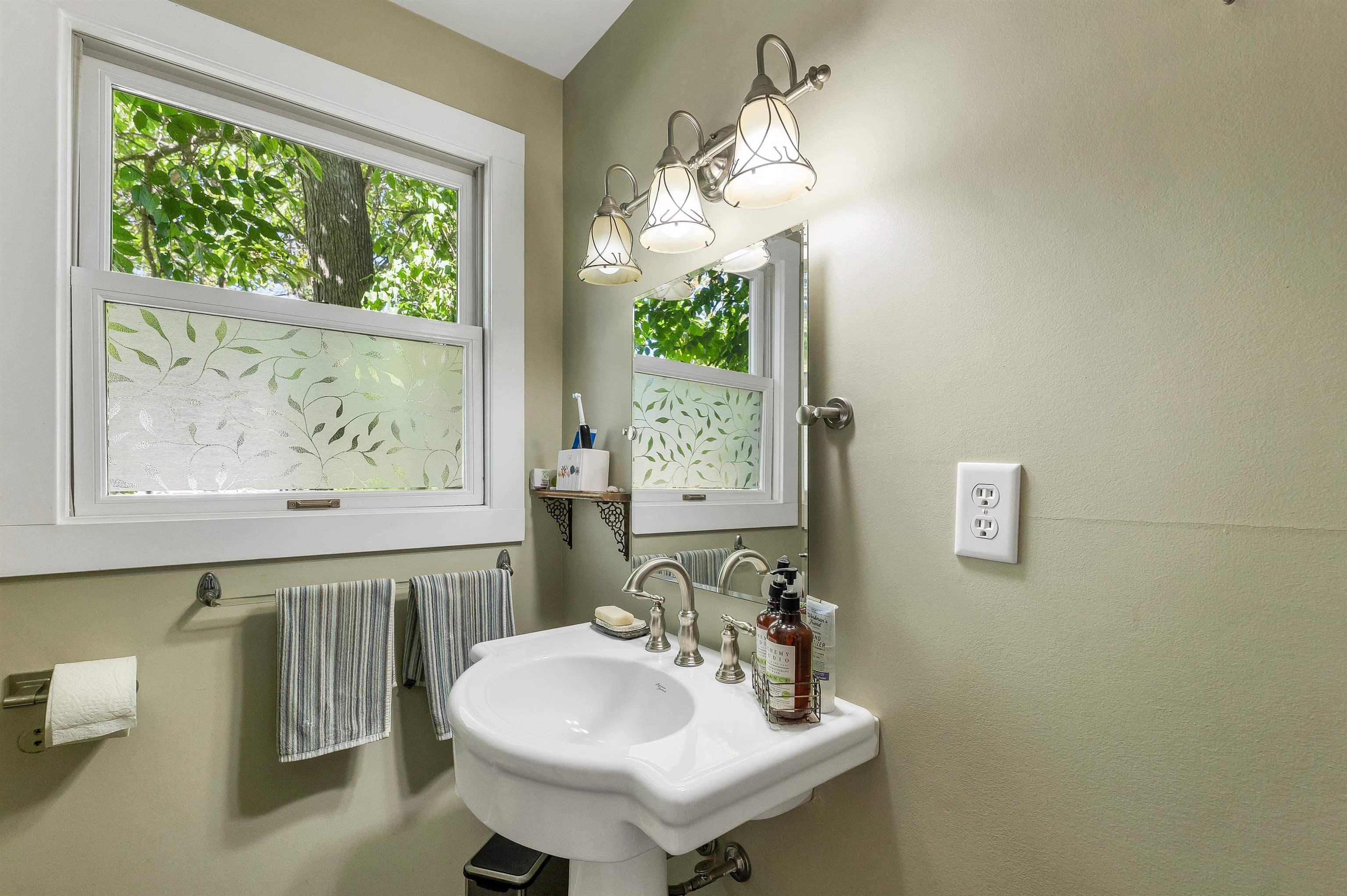 52 Clark Street Property Photo 22
