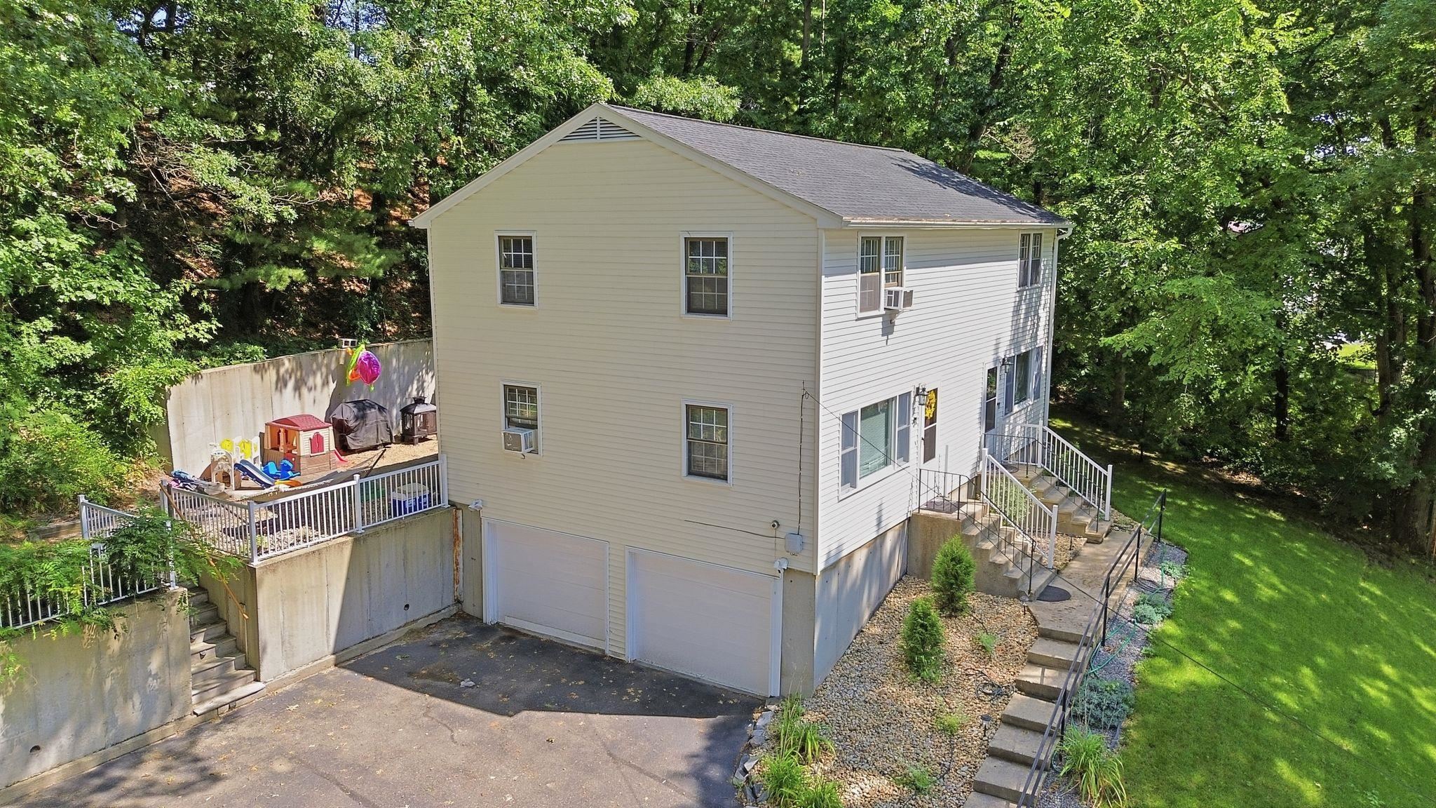 37-39 Intervale Street Property Photo 2