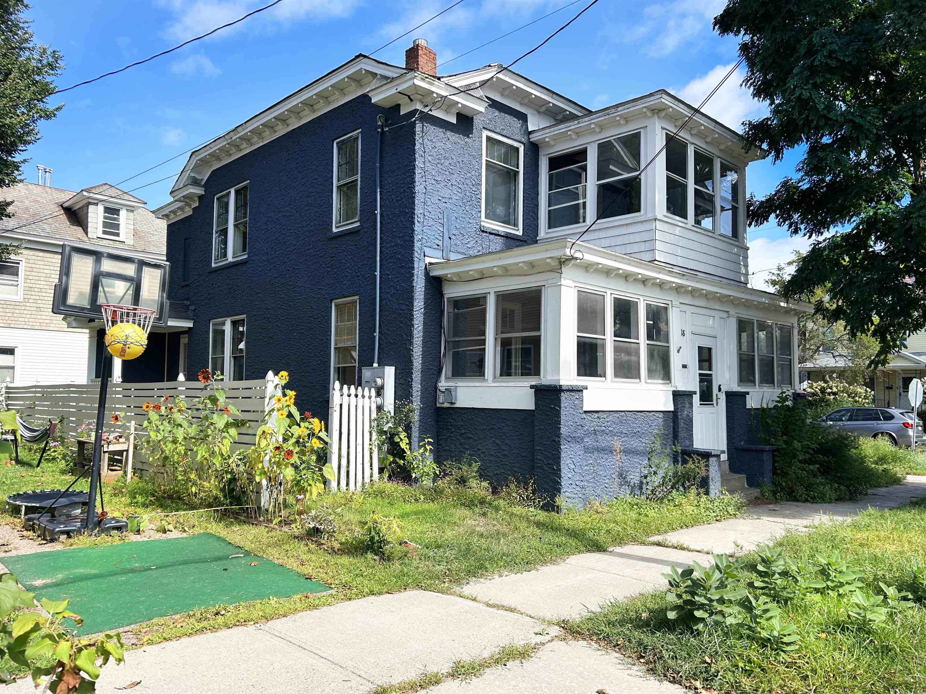18 Strong Street Property Photo 1