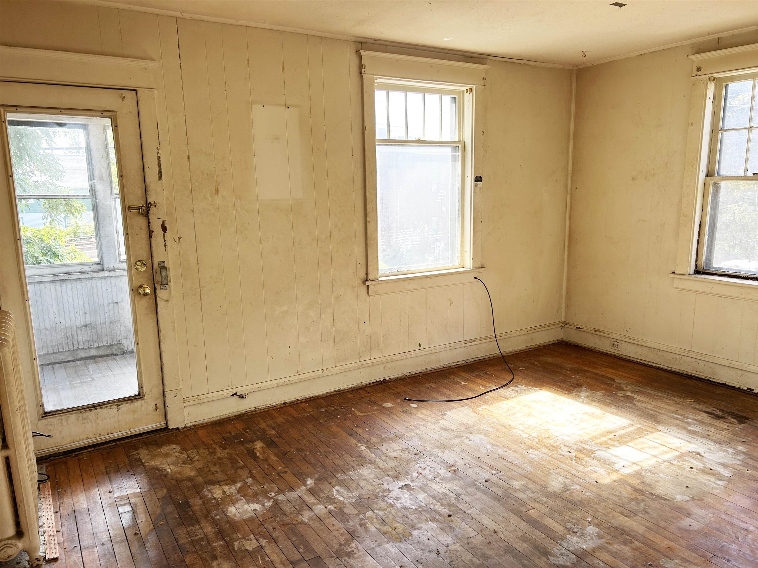 18 Strong Street Property Photo 4