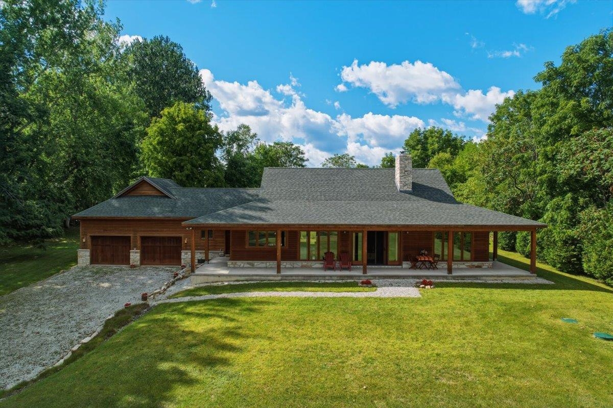 1099 E Shore Road Property Photo 3