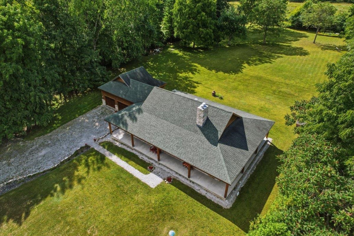 1099 E Shore Road Property Photo 4