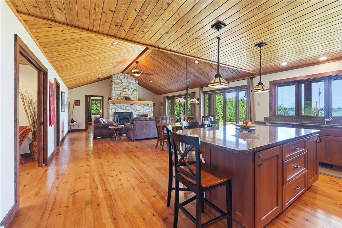 1099 E Shore Road Property Photo 10
