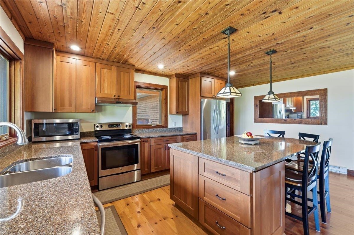 1099 E Shore Road Property Photo 13