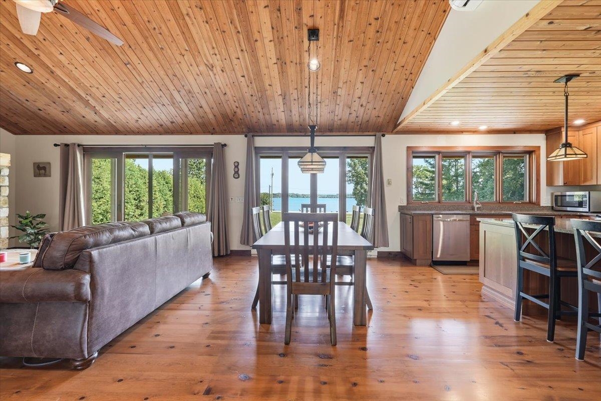 1099 E Shore Road Property Photo 14