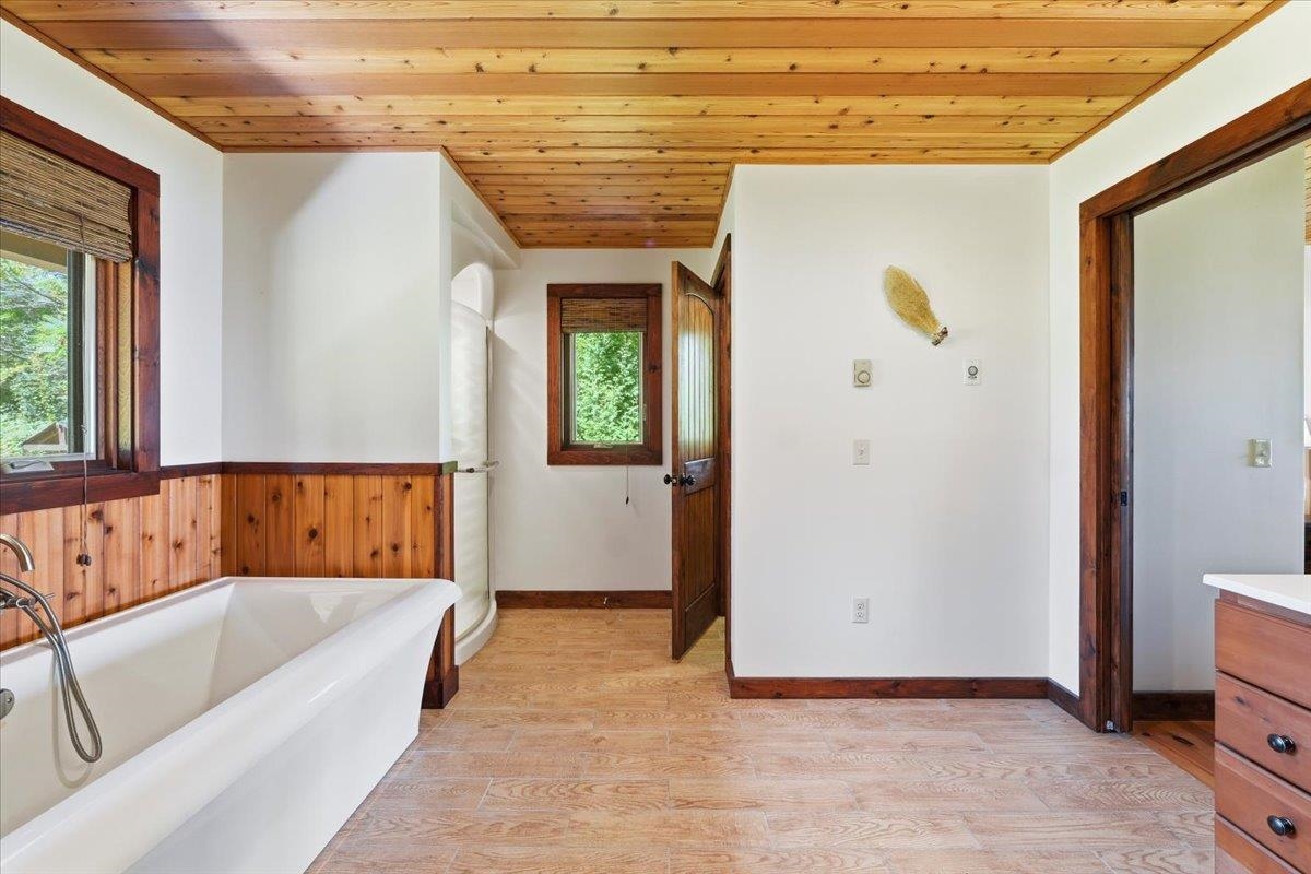 1099 E Shore Road Property Photo 28