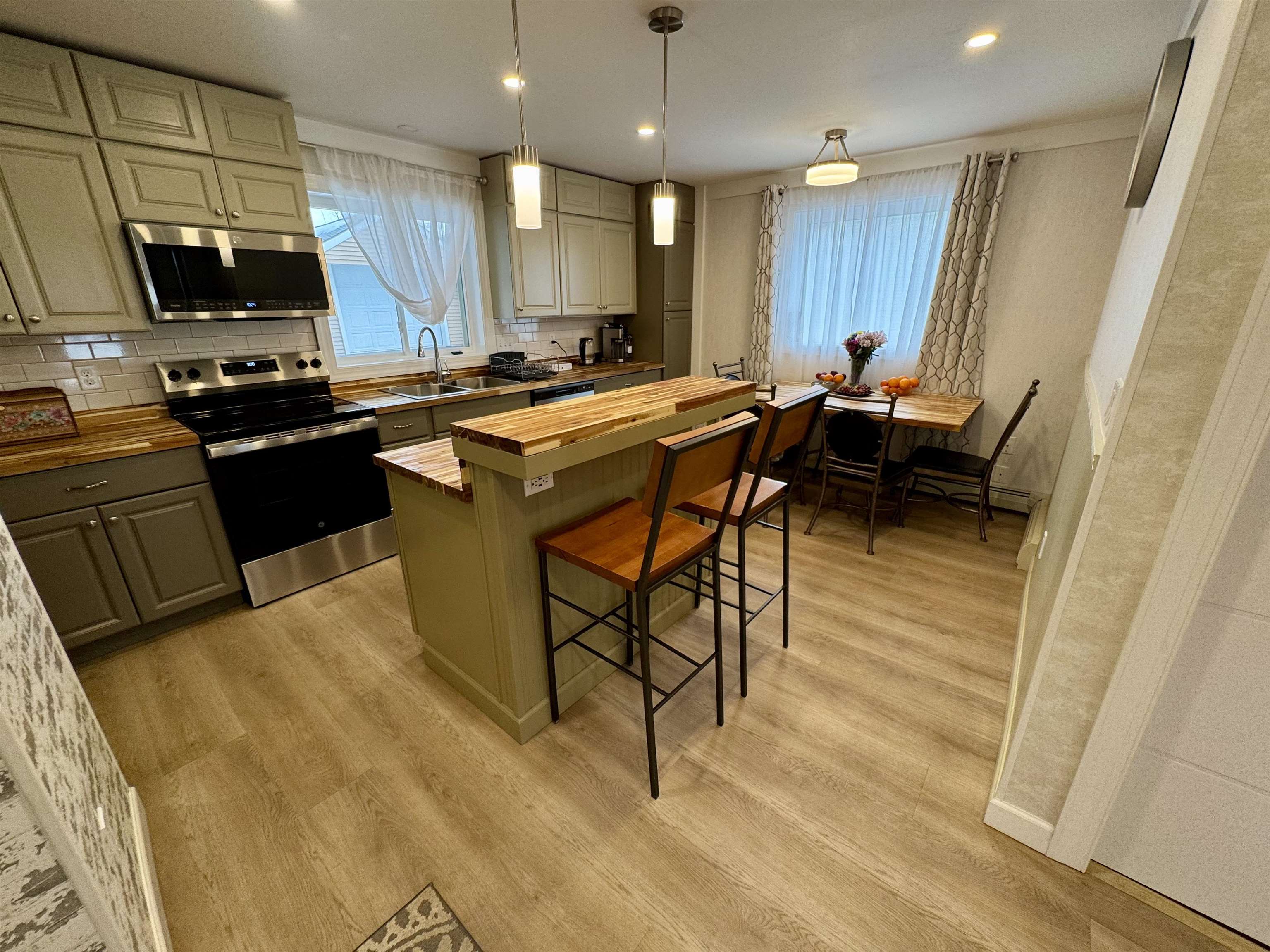 8 Labrecque Street Property Photo 4