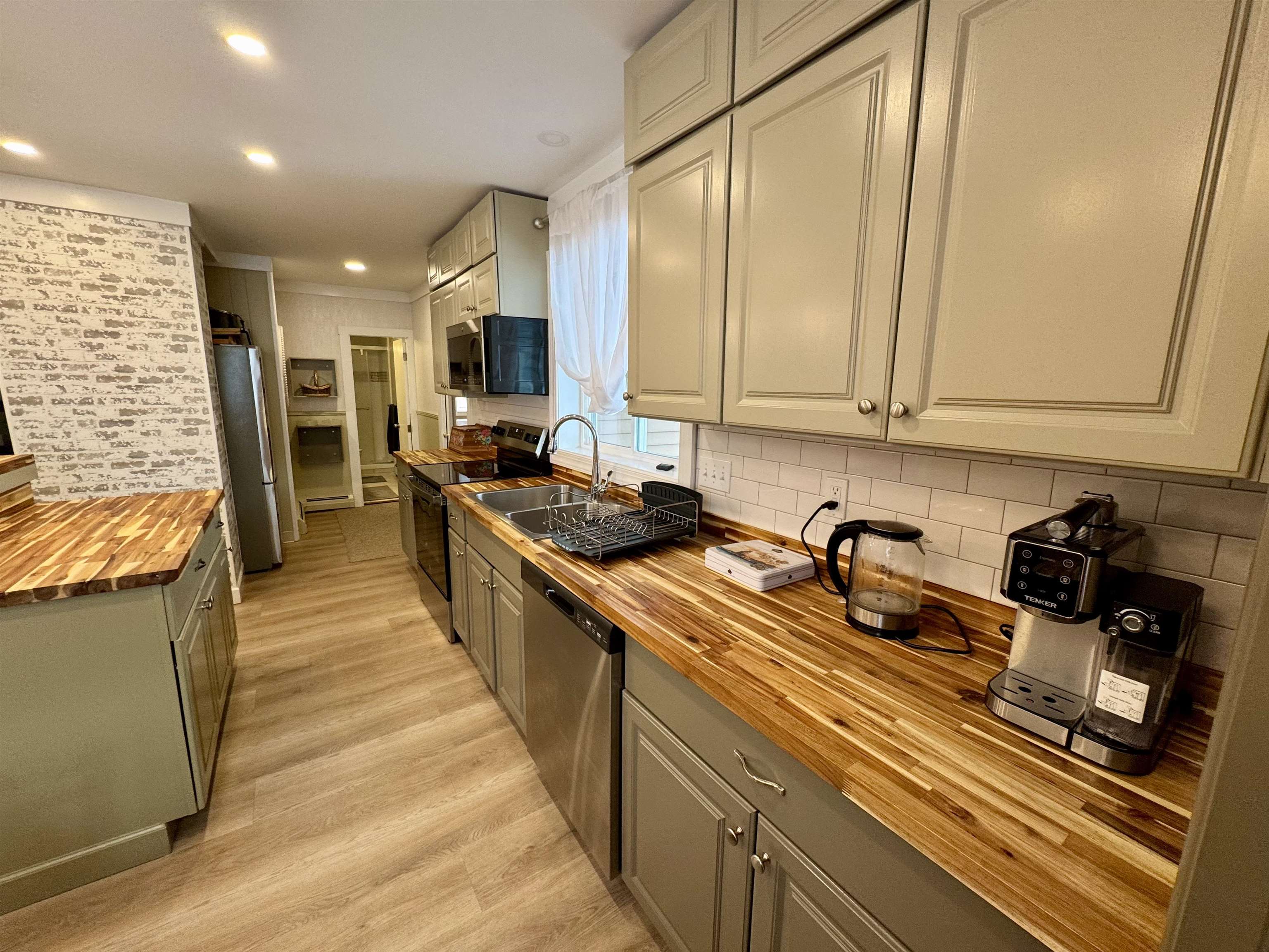 8 Labrecque Street Property Photo 5