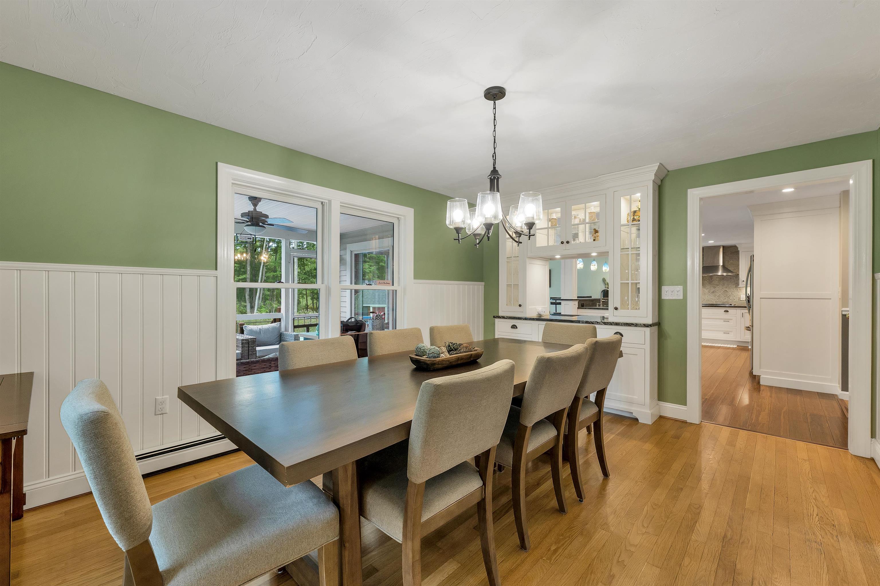 27 Oakmont Drive Property Photo 8