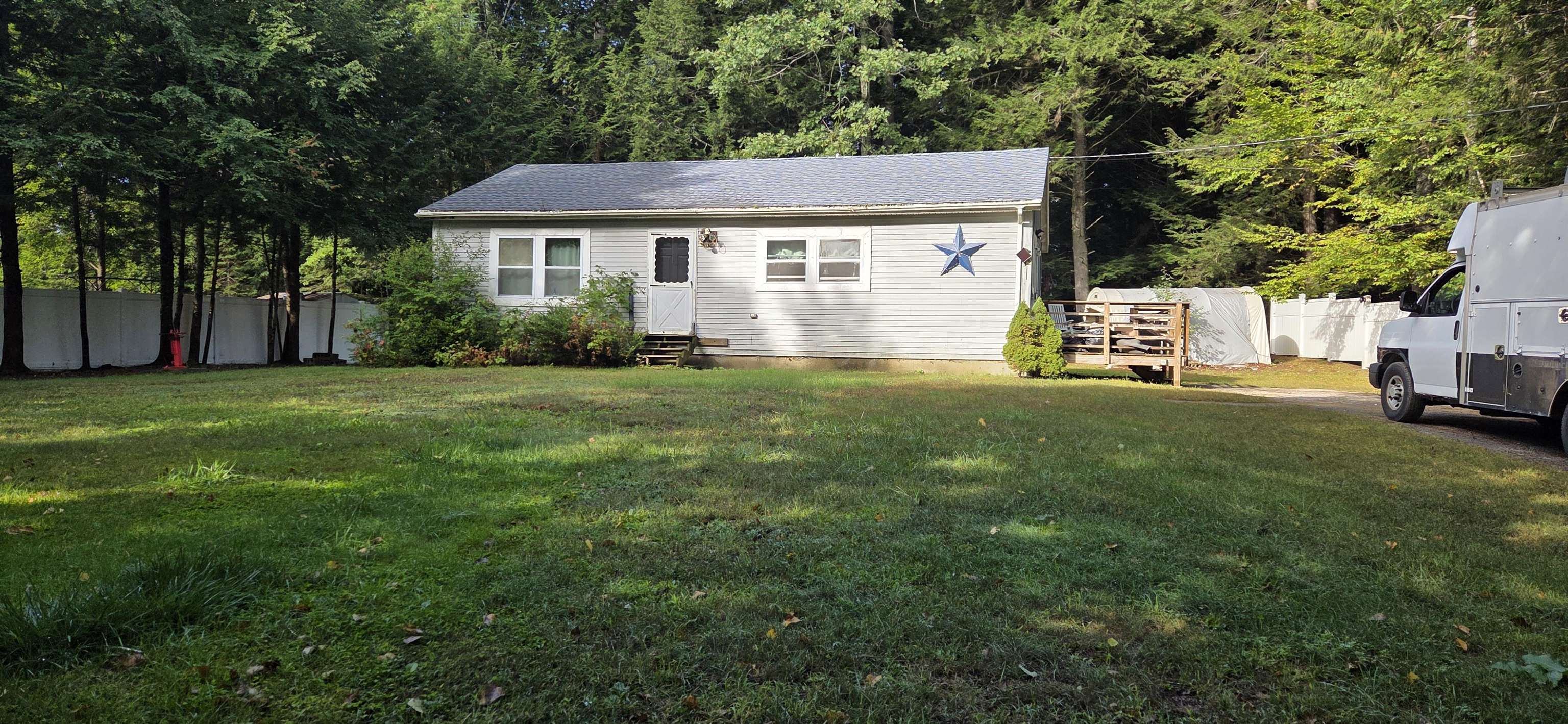 12 Lincoln Lane Property Photo 1