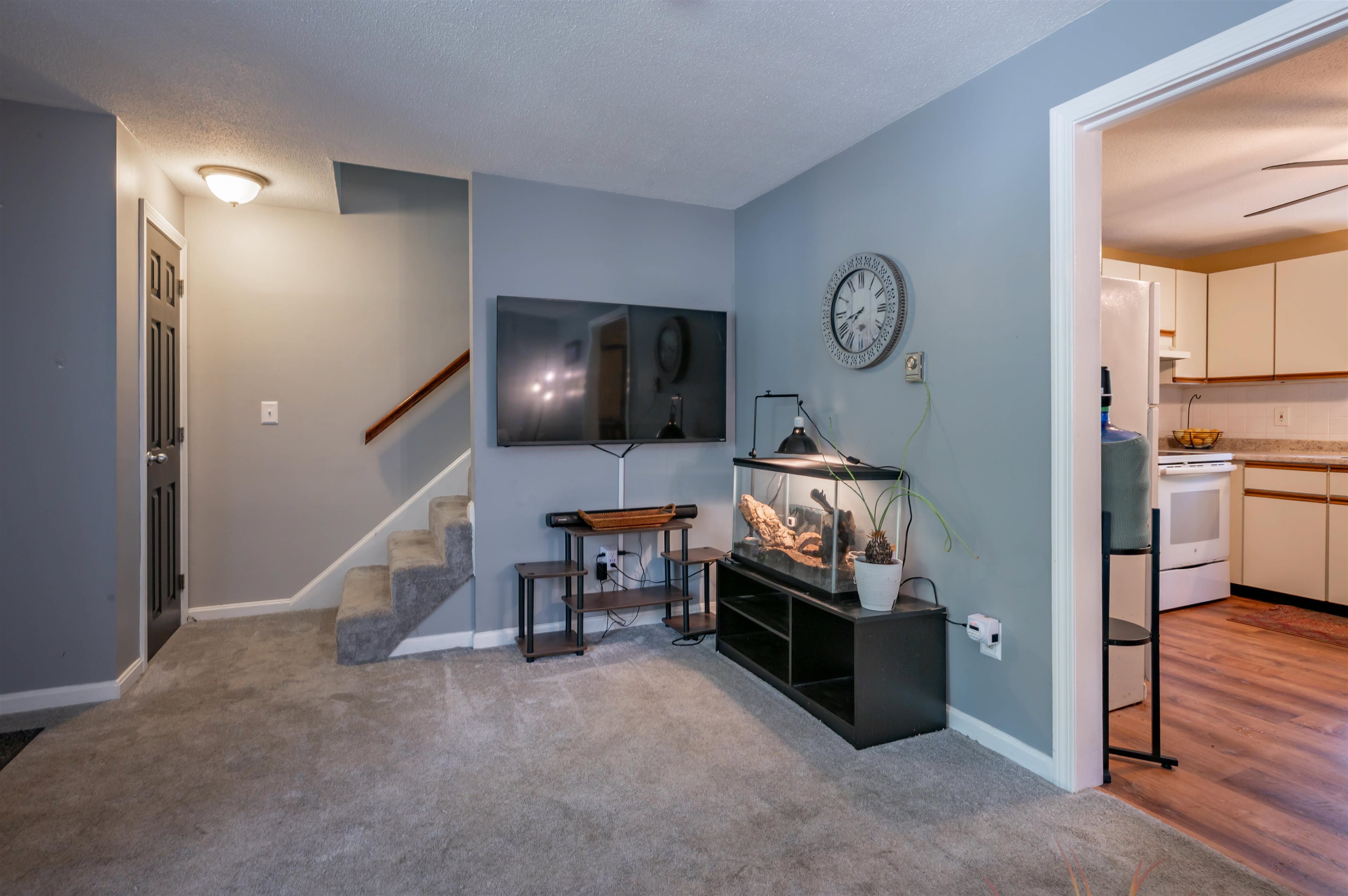 7 Midridge Circle Property Photo 2