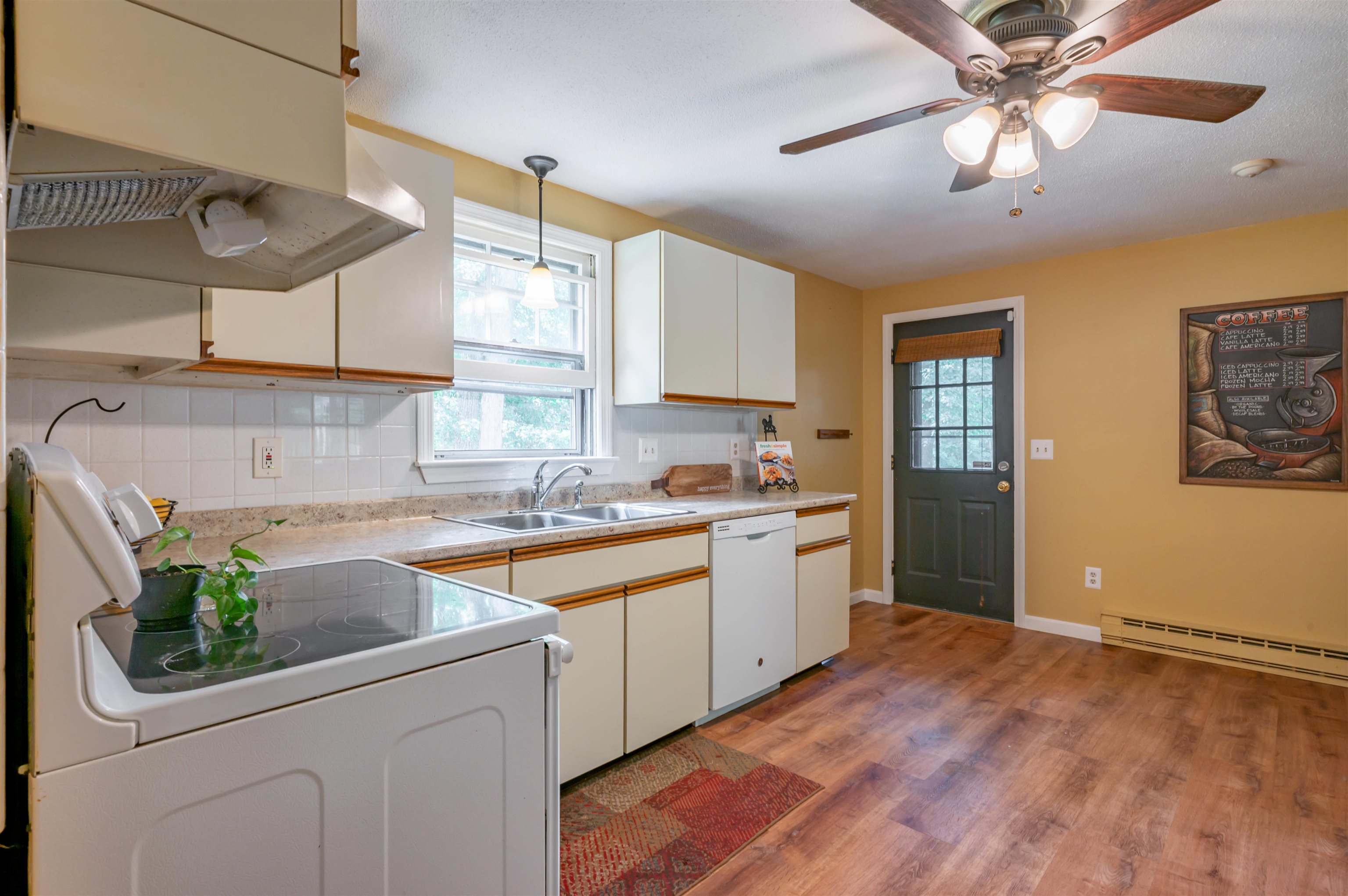 7 Midridge Circle Property Photo 8