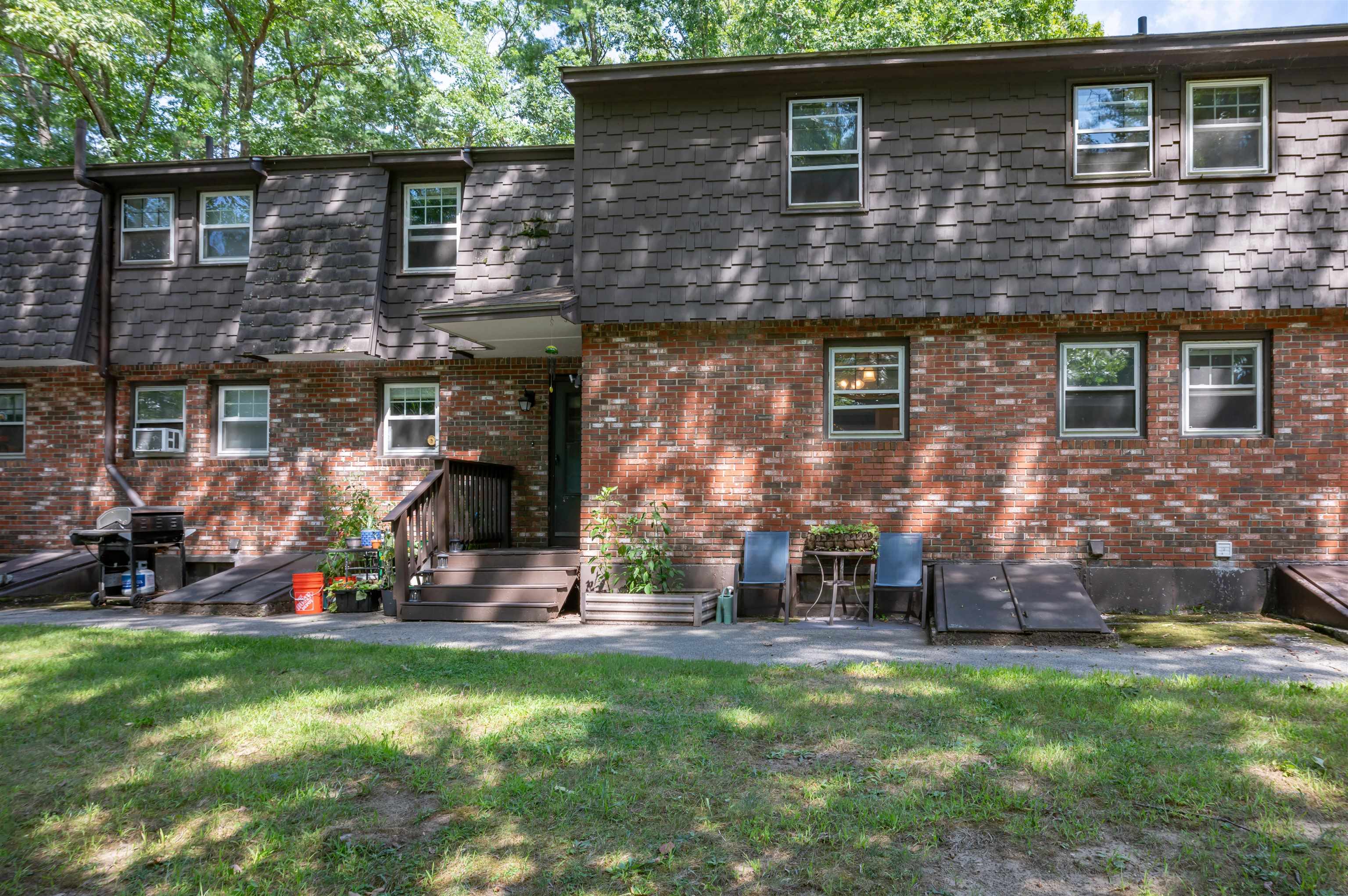 7 Midridge Circle Property Photo 18