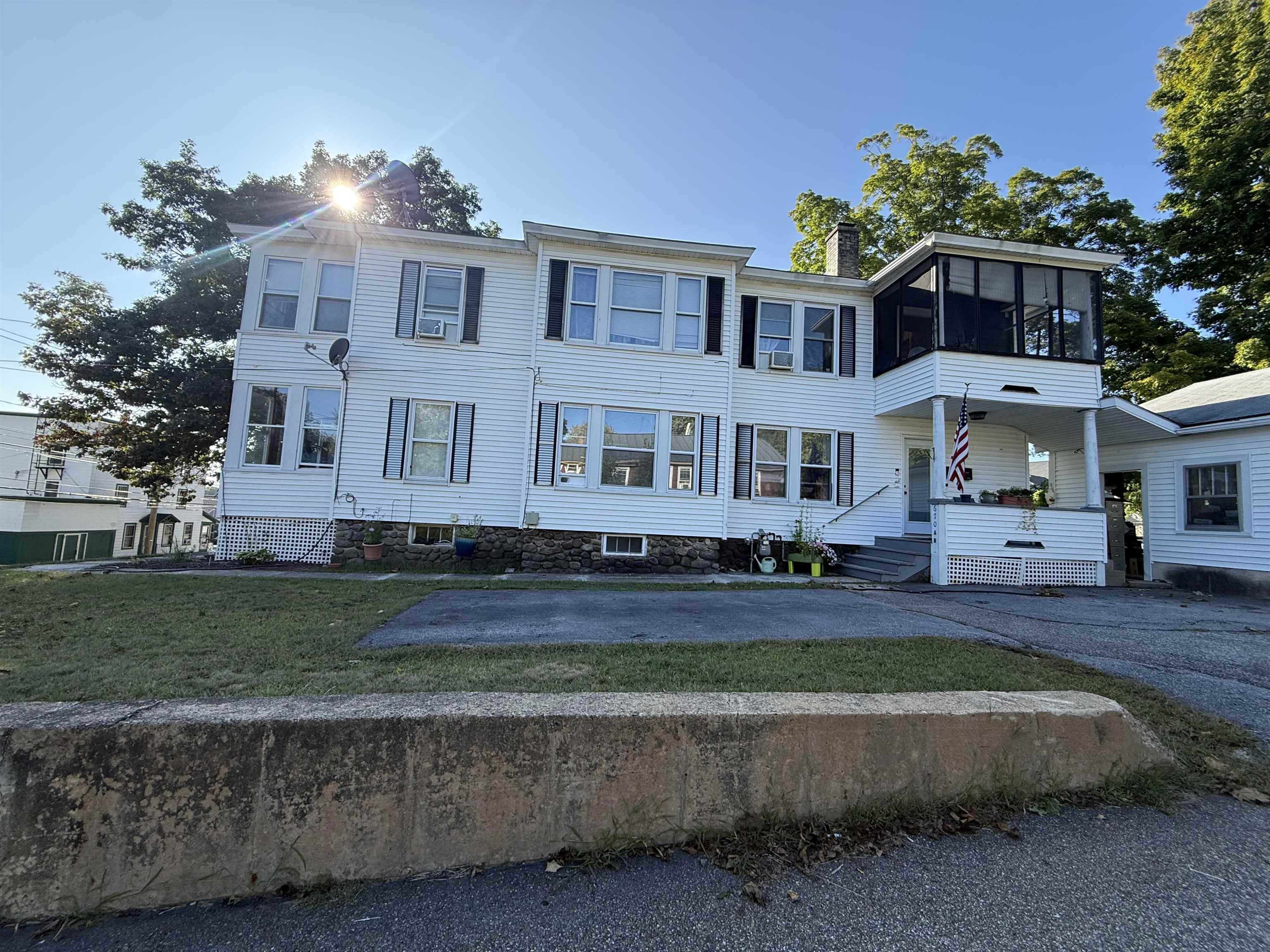 670 Central Street Property Photo 3