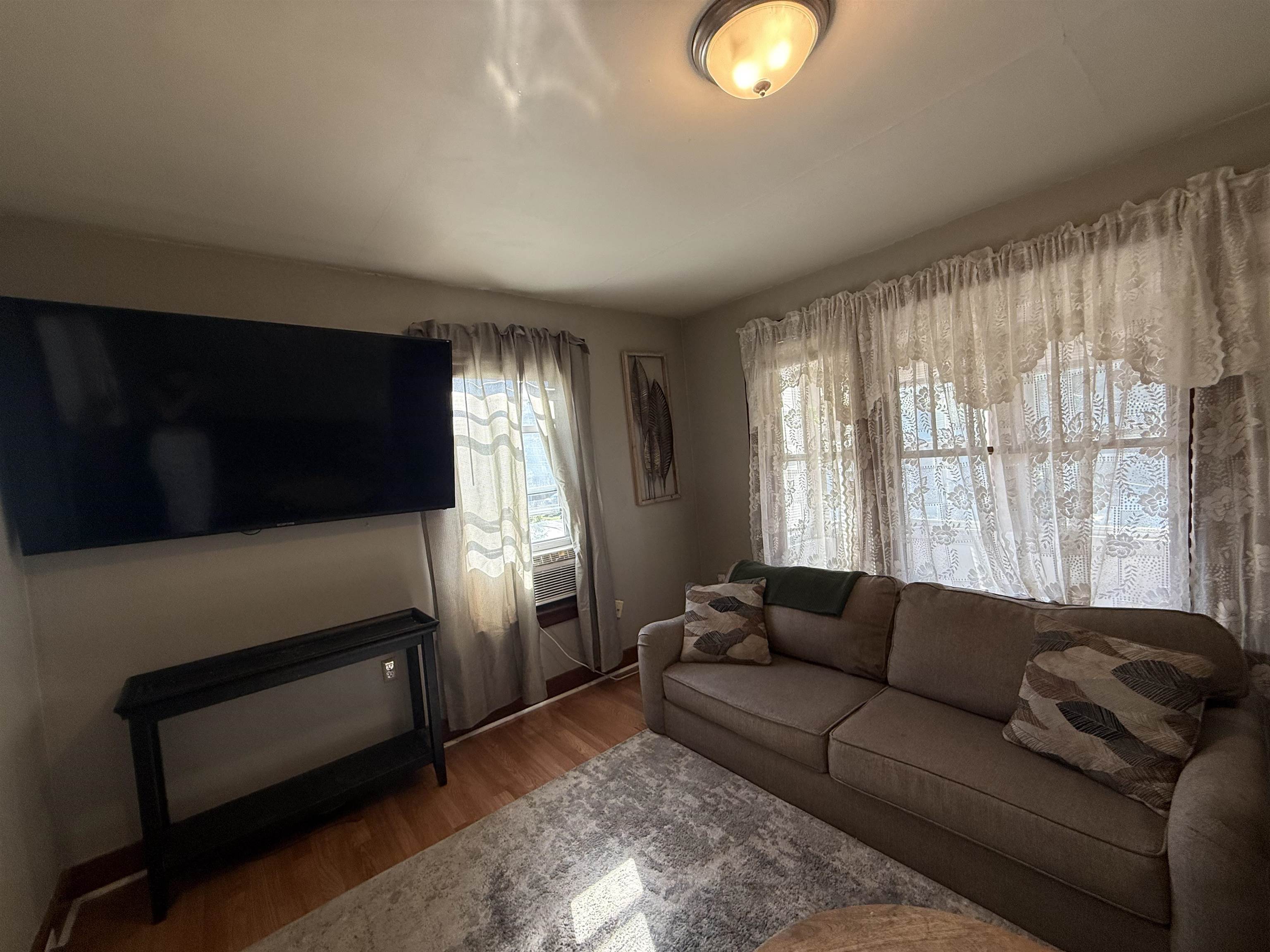 670 Central Street Property Photo 8