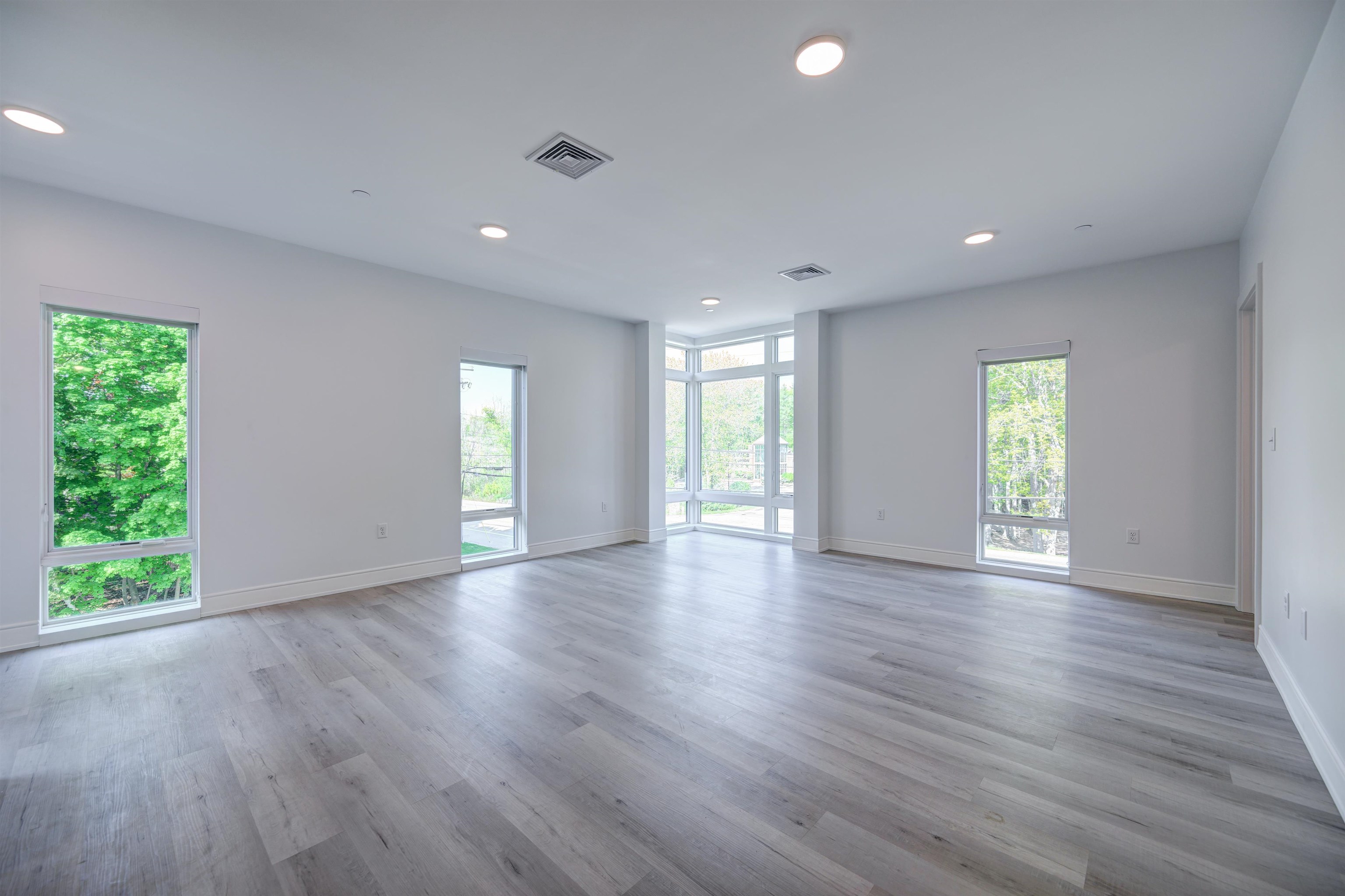 2059 Lafayette Road Property Photo 5