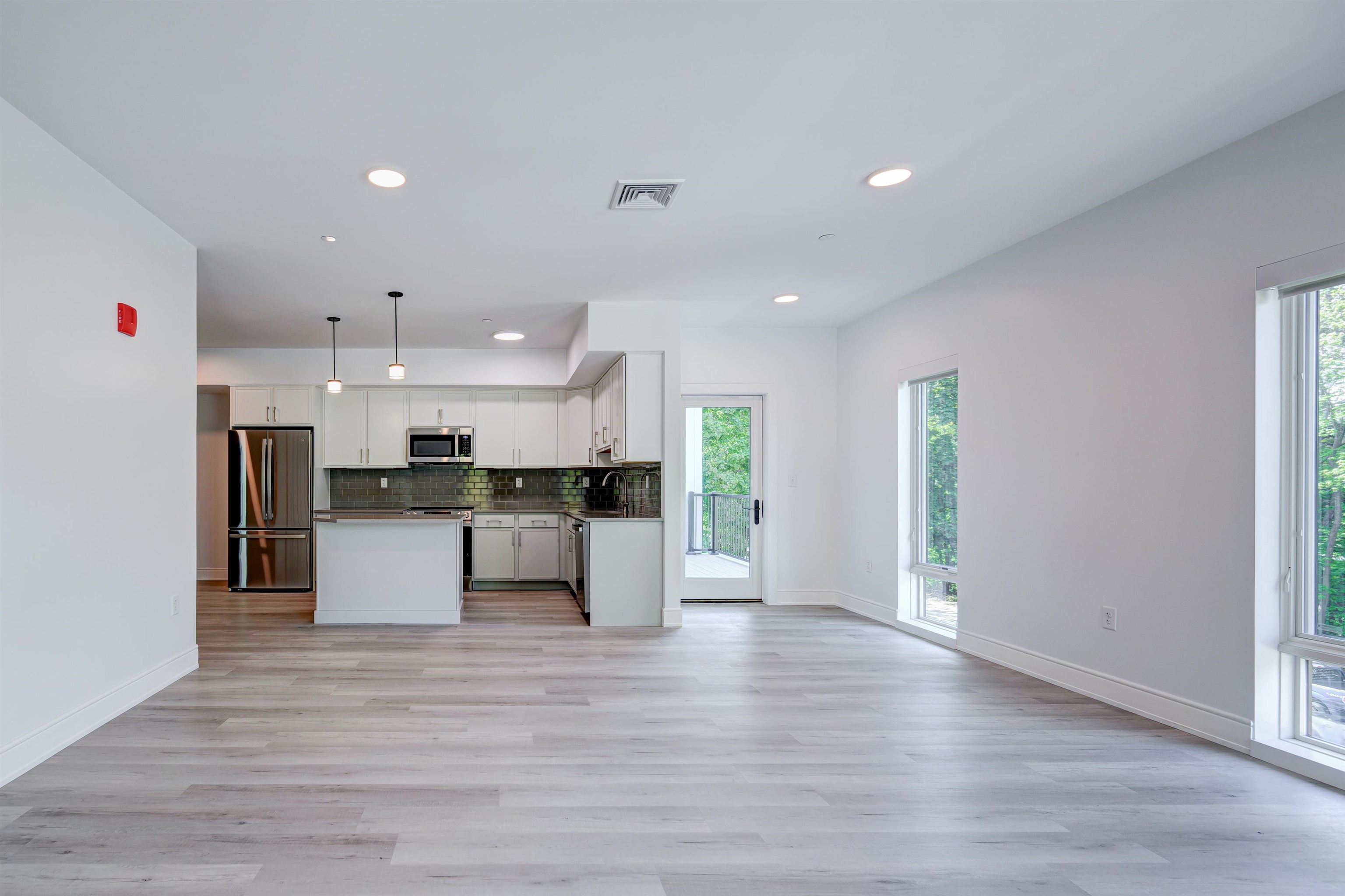2059 Lafayette Road Property Photo 8