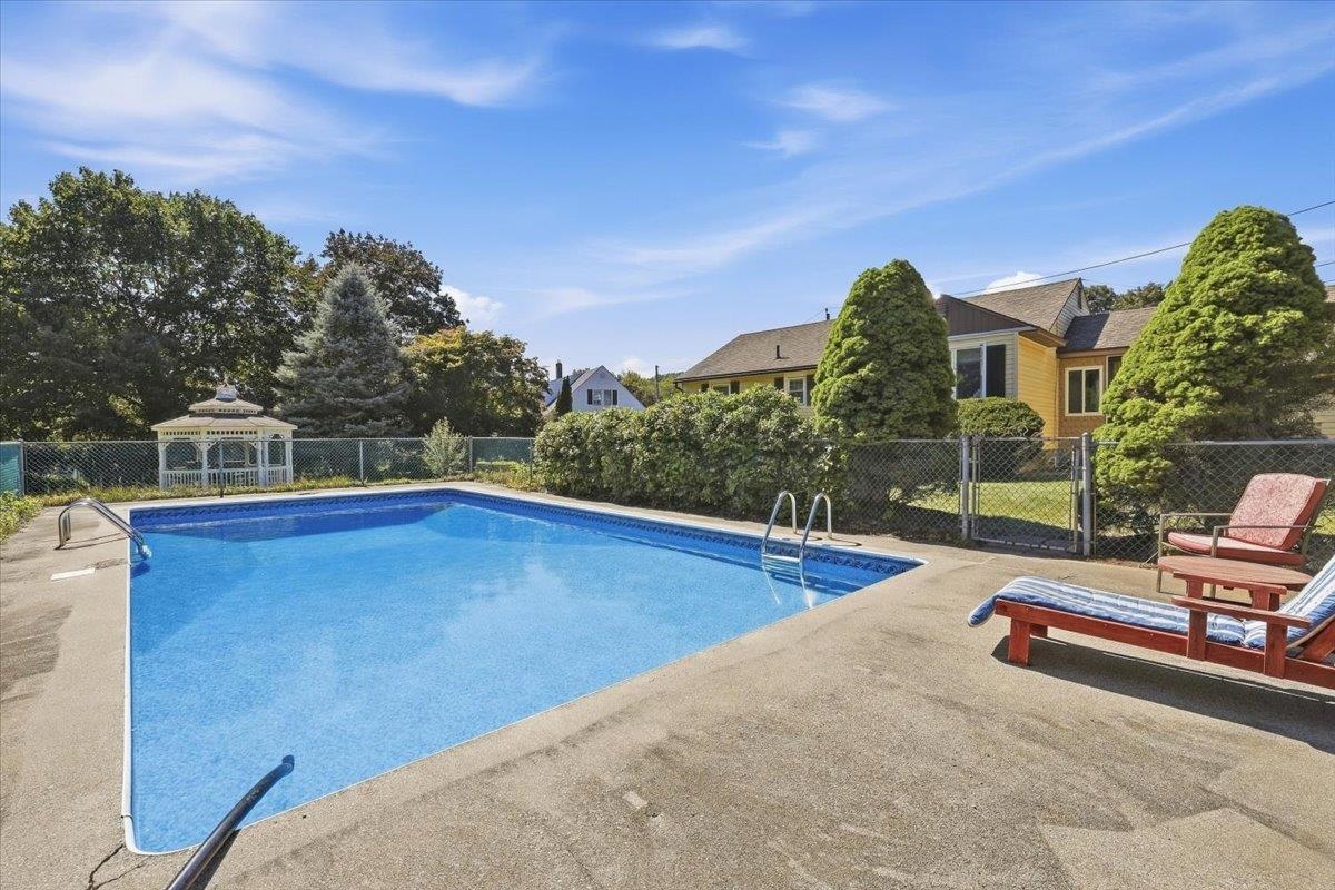 18 Crescent Avenue Property Photo 27