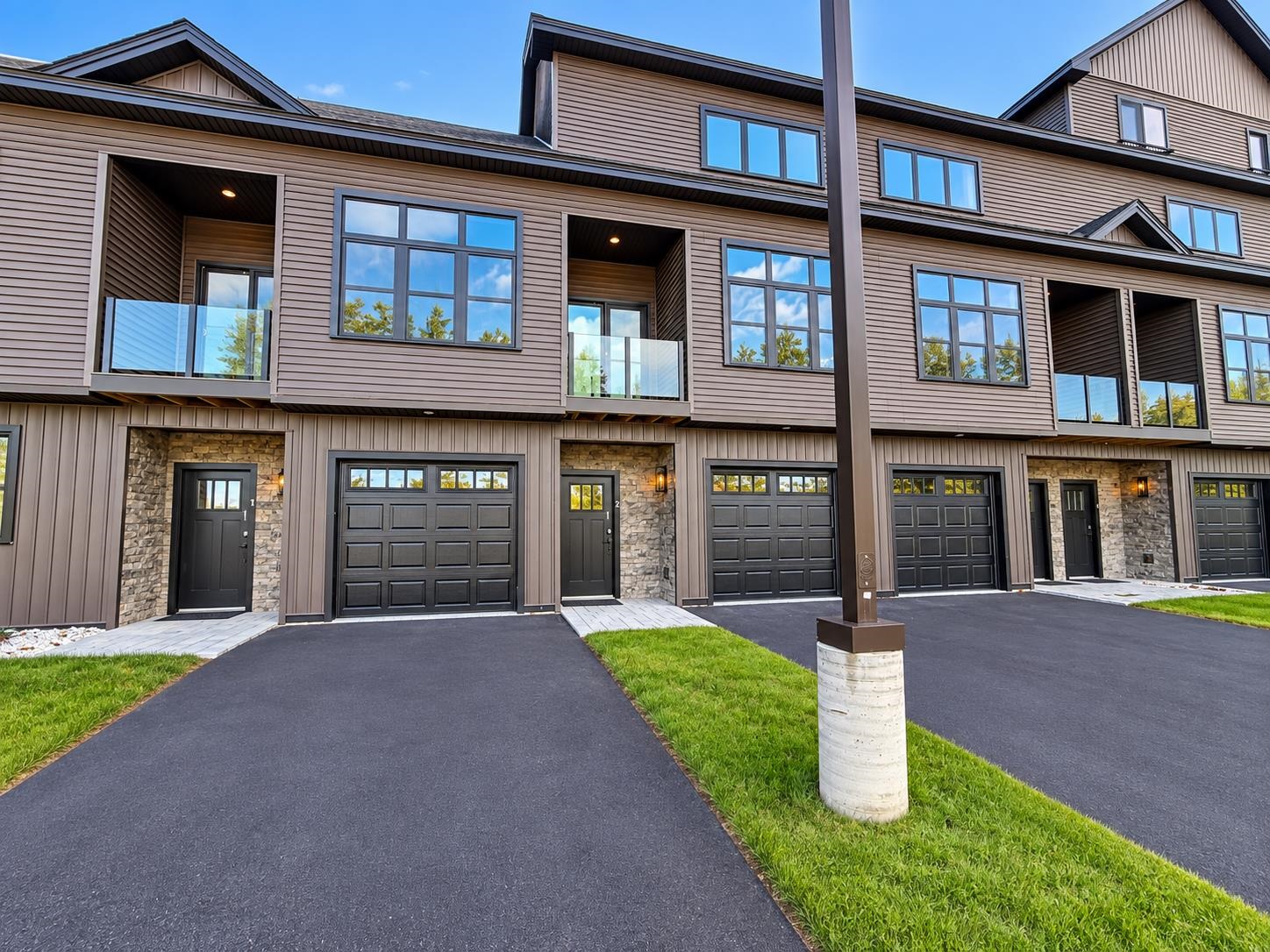 12 Cobblestone Court Property Photo 1