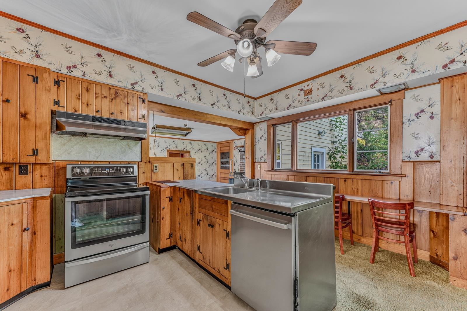 105 Pleasant Street Property Photo 6