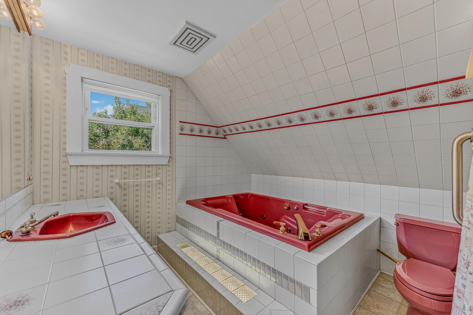 105 Pleasant Street Property Photo 27