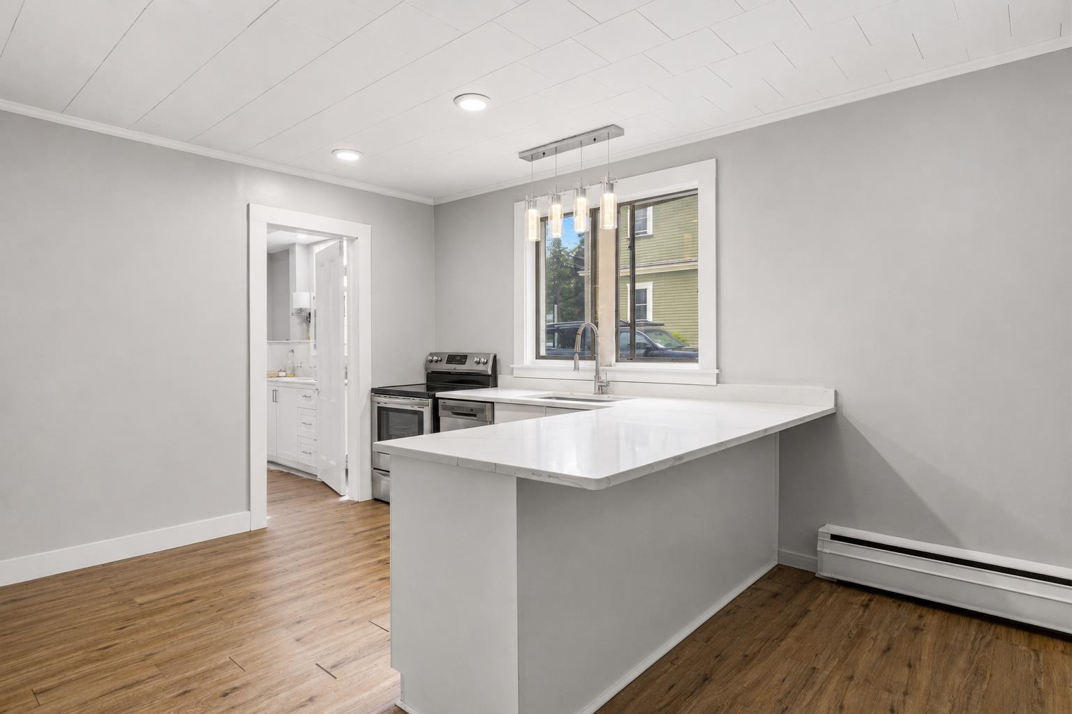 219 Washington Street Property Photo 7
