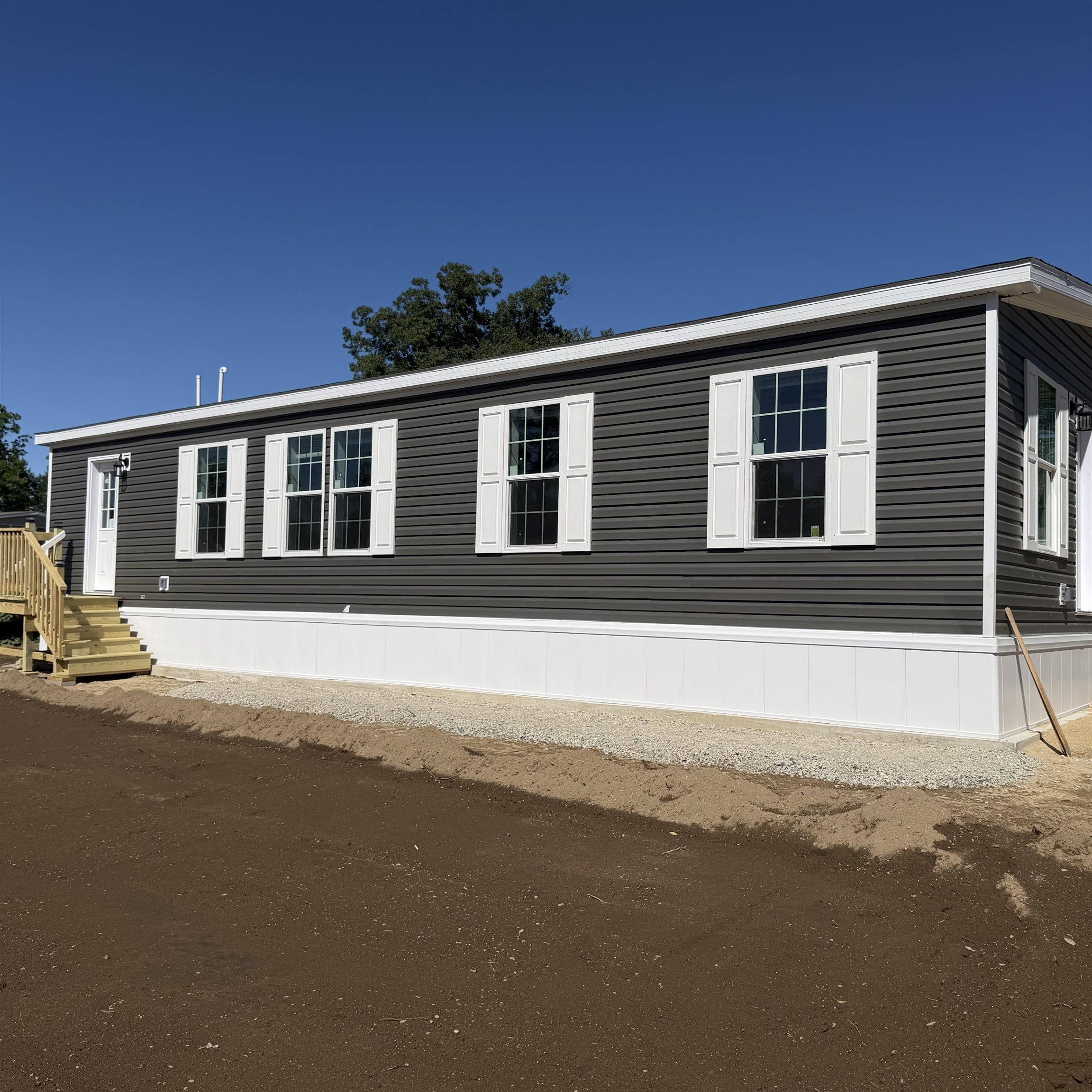 5 Downfield Lane Property Photo 2