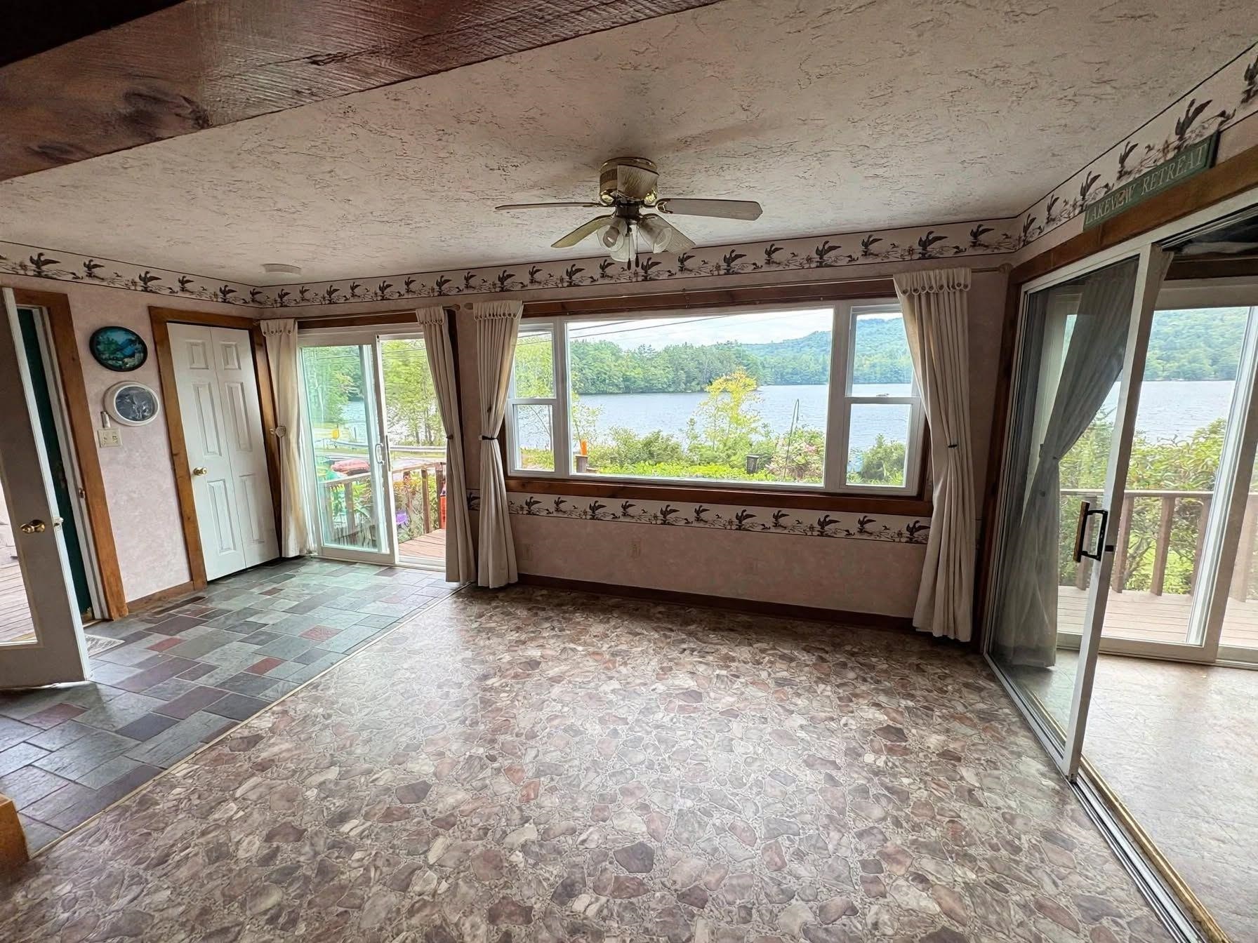 2643 Main Street Property Photo 7