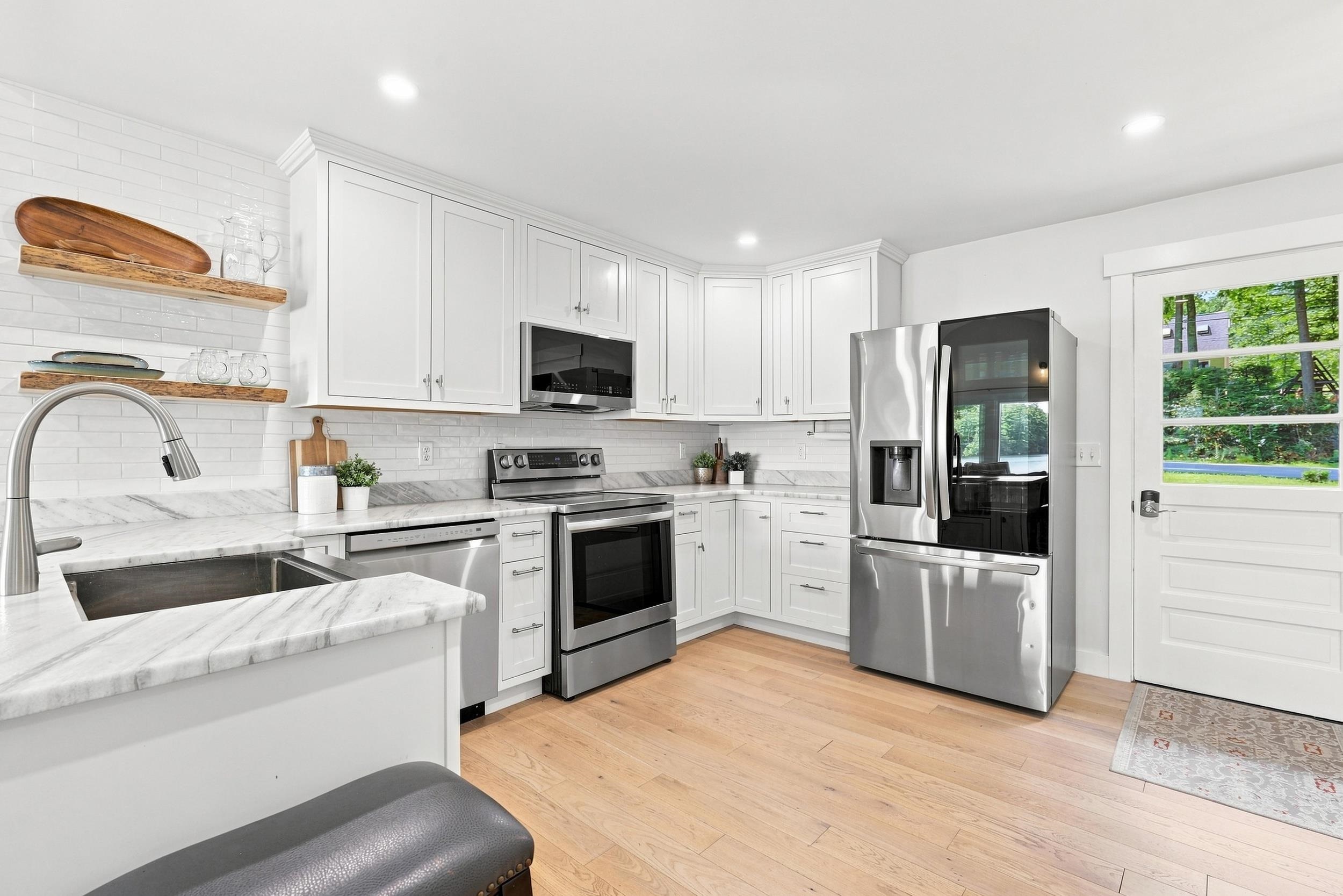 233 Northwood Road Property Photo 8