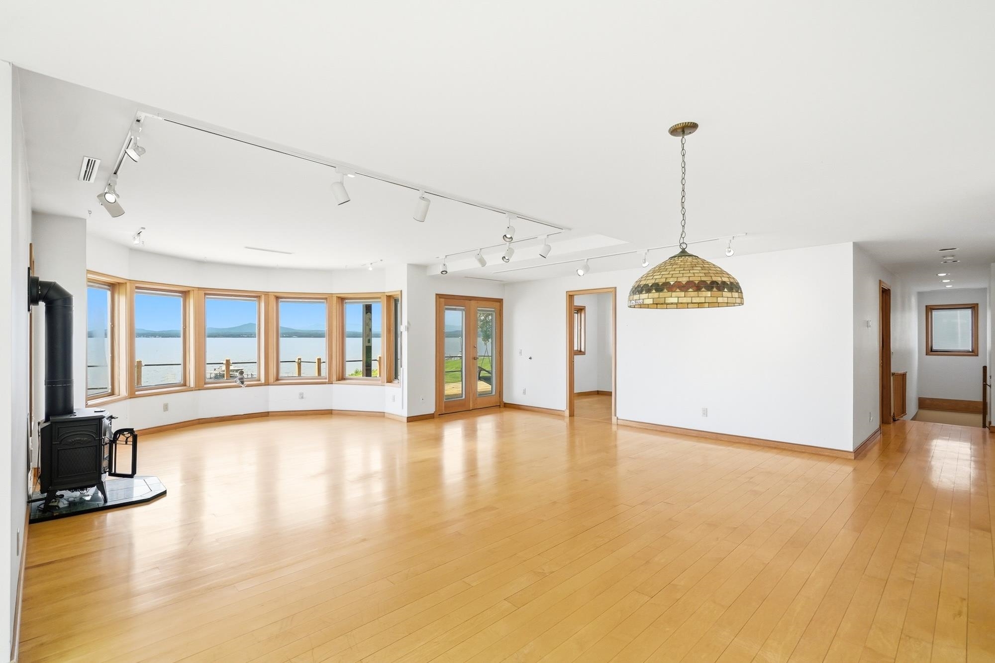 677 Hills Point Road Property Photo 15