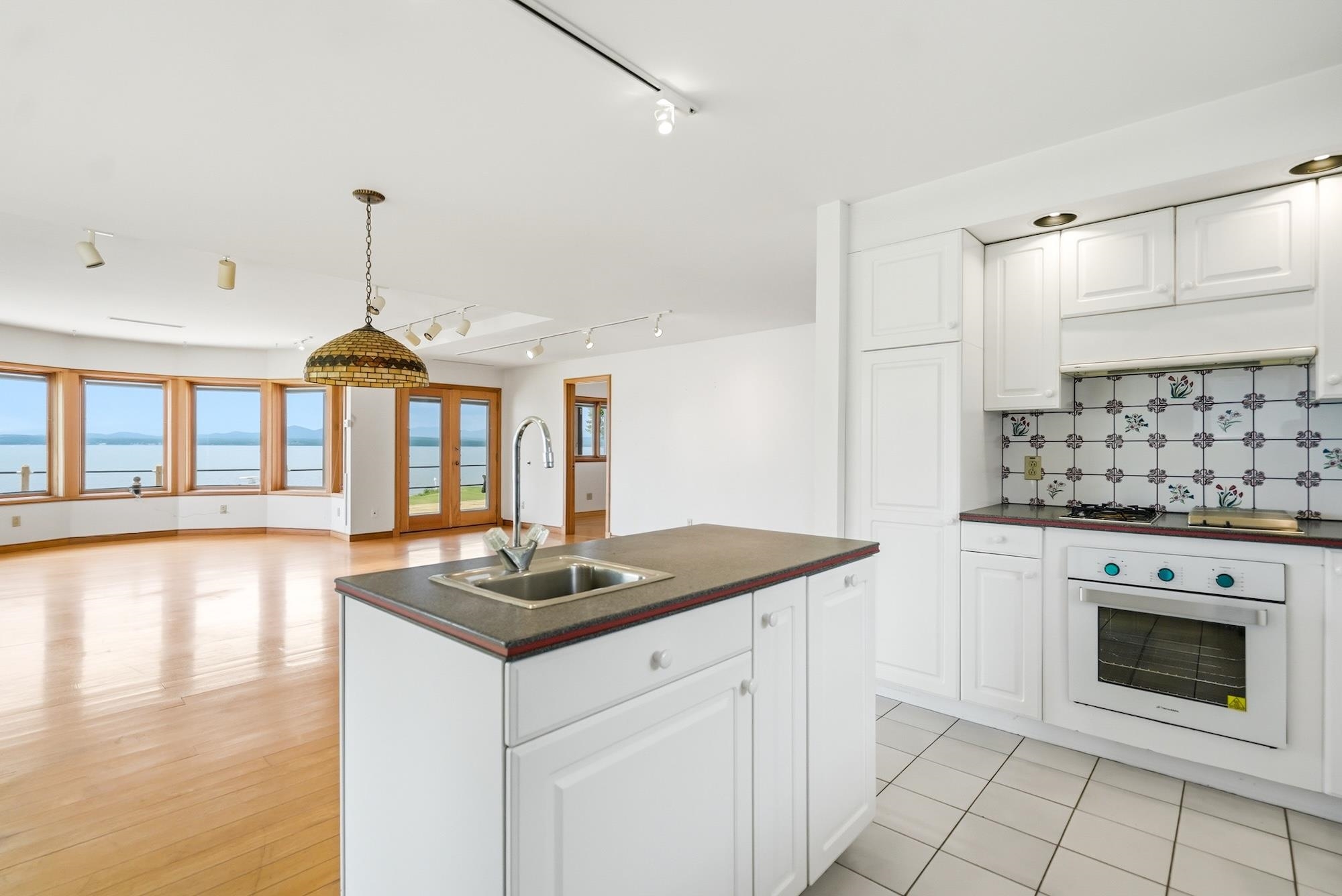 677 Hills Point Road Property Photo 17