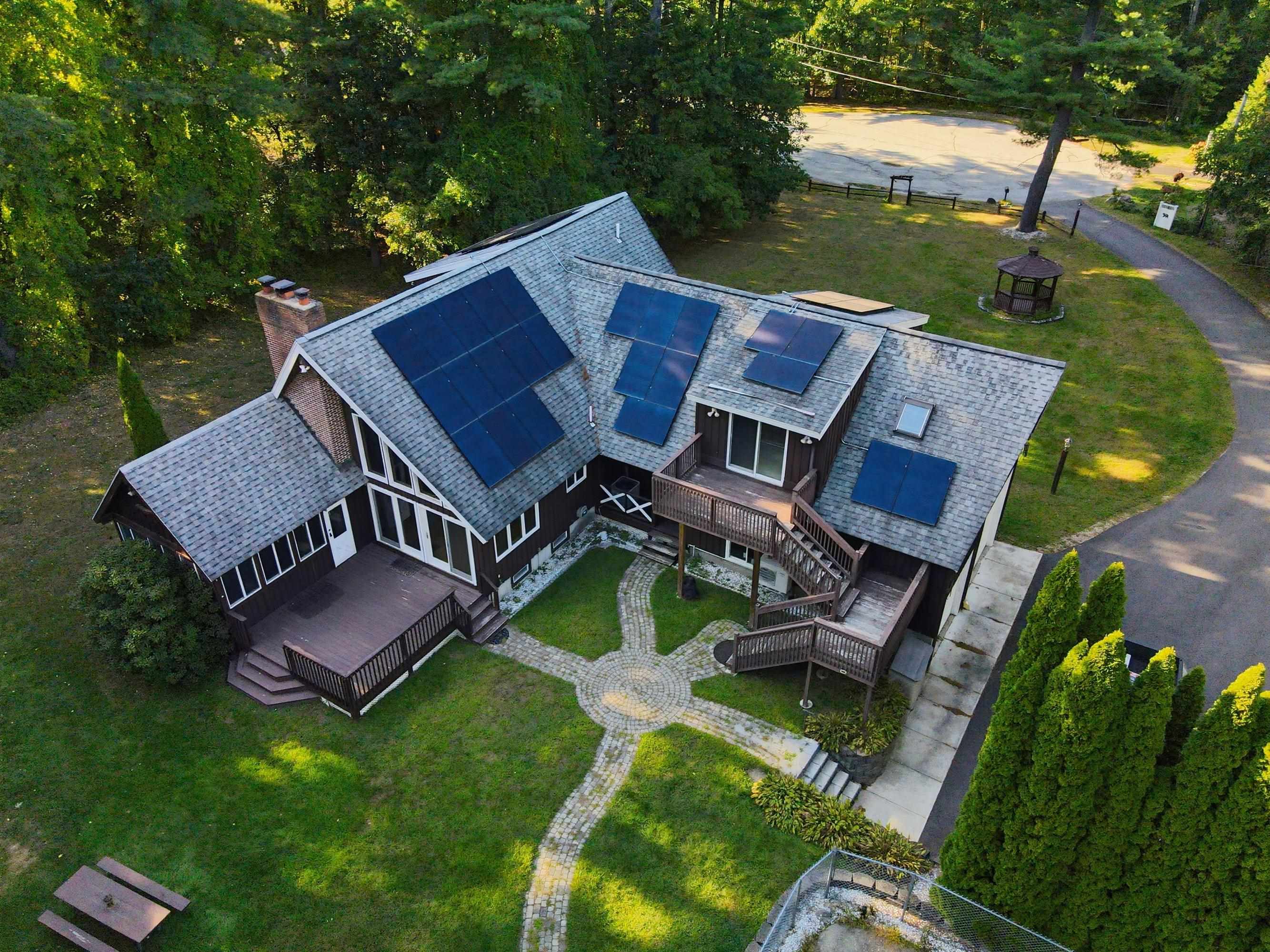 14 William Drive Property Photo 2