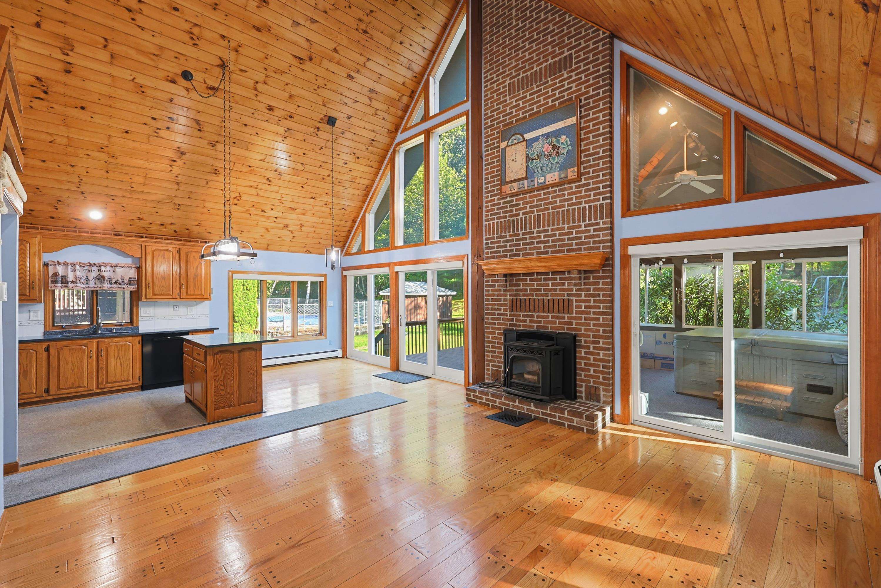 14 William Drive Property Photo 4
