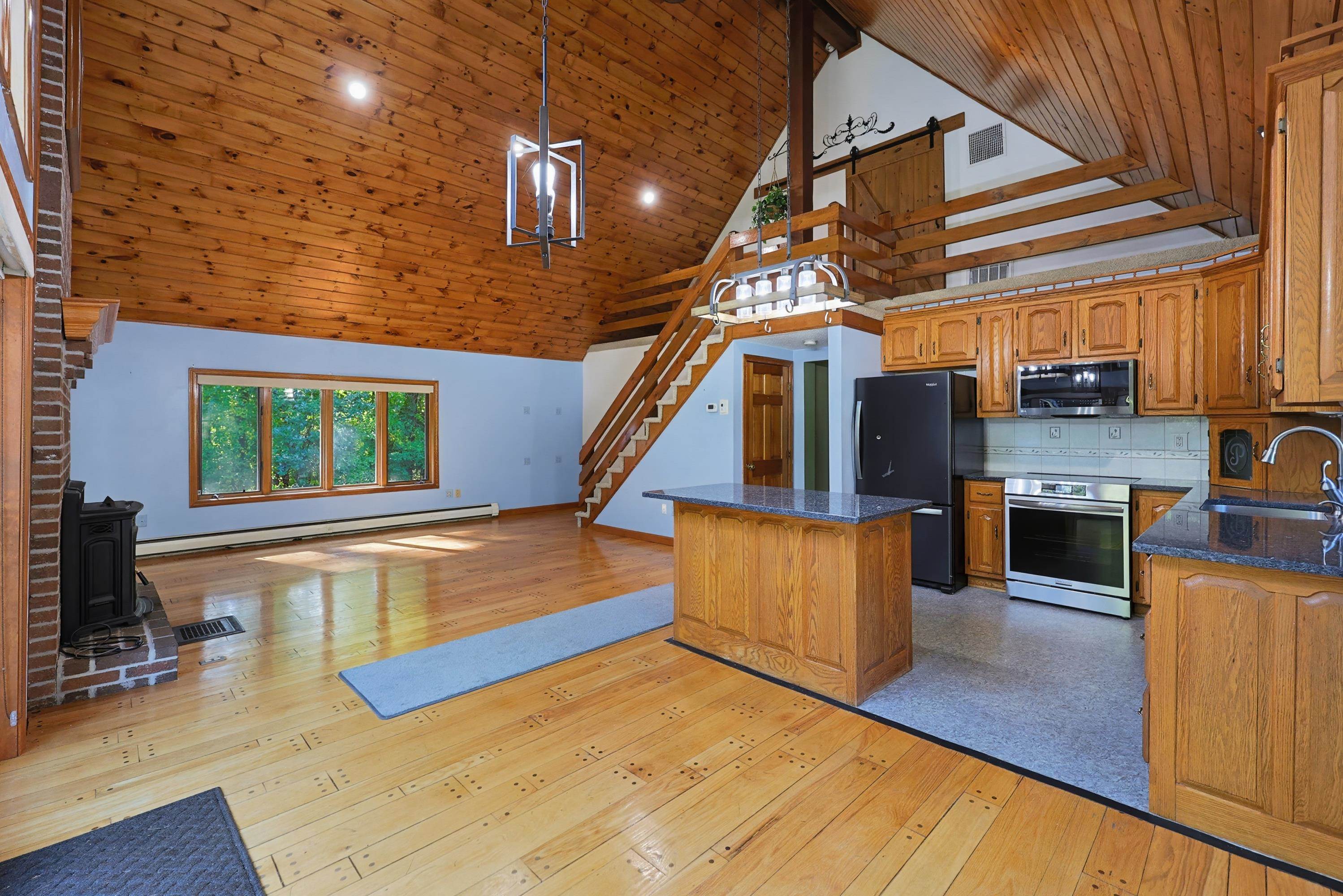 14 William Drive Property Photo 5