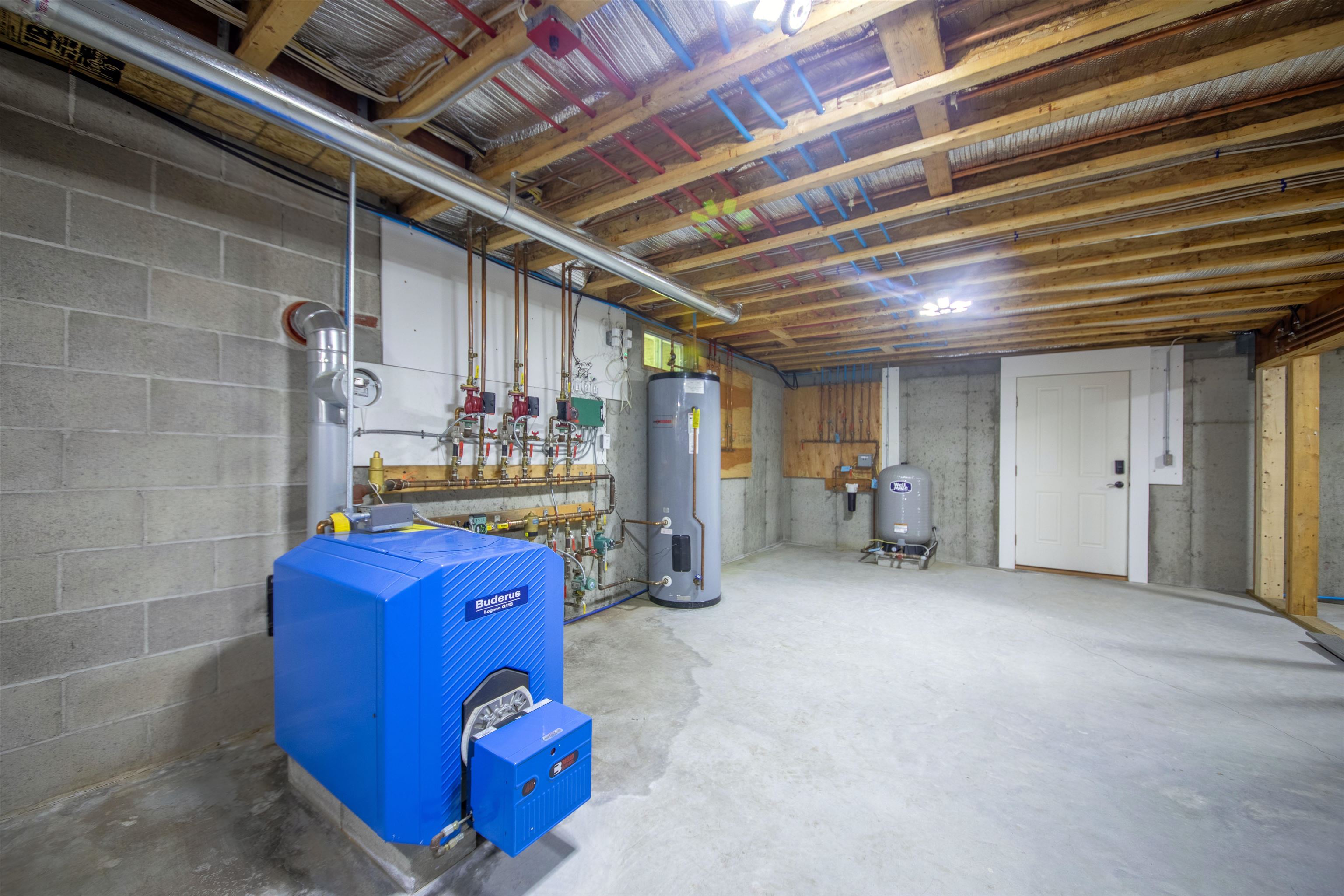 68 Antler Loop Property Photo 25