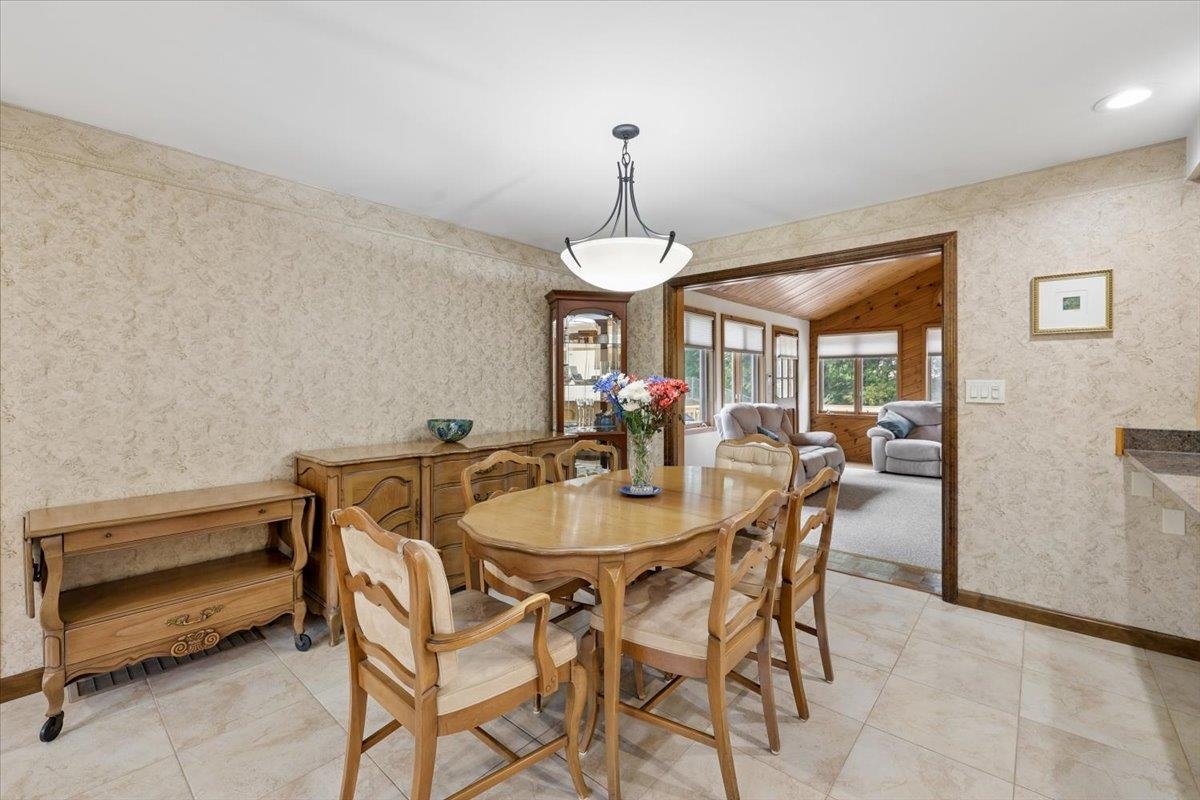 25 Bicentennial Drive Property Photo 13