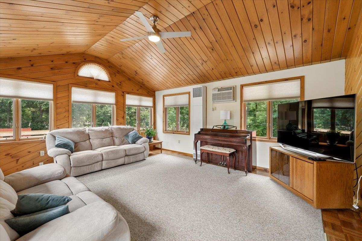25 Bicentennial Drive Property Photo 15