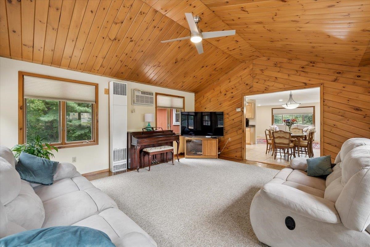 25 Bicentennial Drive Property Photo 16