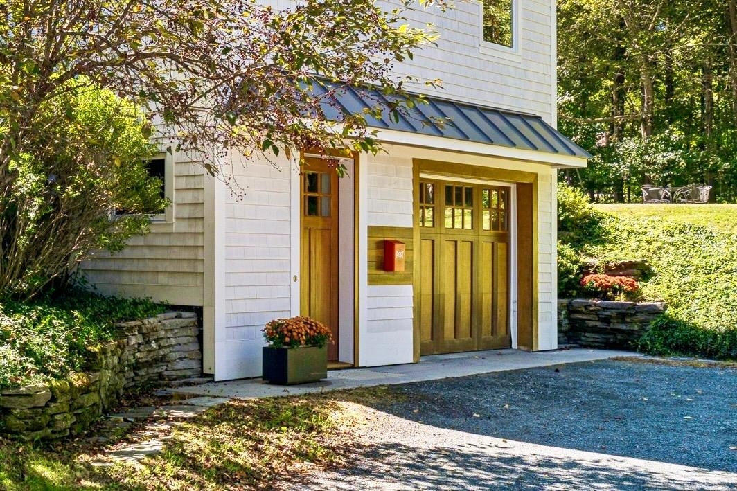 7 Conant Road Property Photo 3